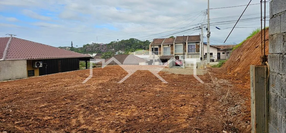 Terreno à venda, 379m² no Boehmerwald, Joinville - foto 1