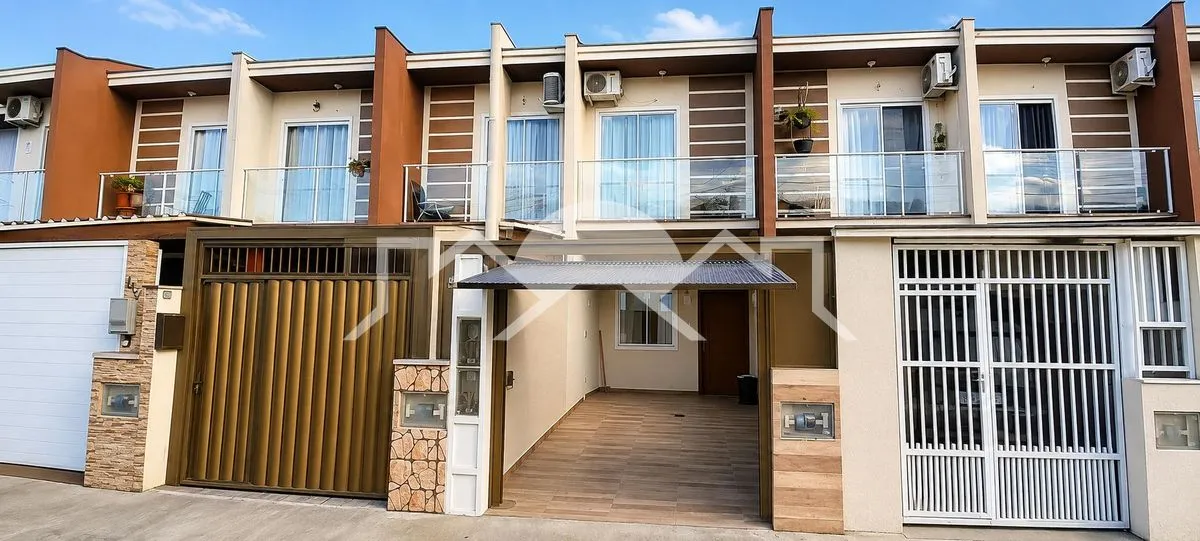 Casa à venda com 2 quartos, 1 vaga, 62m² no Floresta, Joinville - foto 1