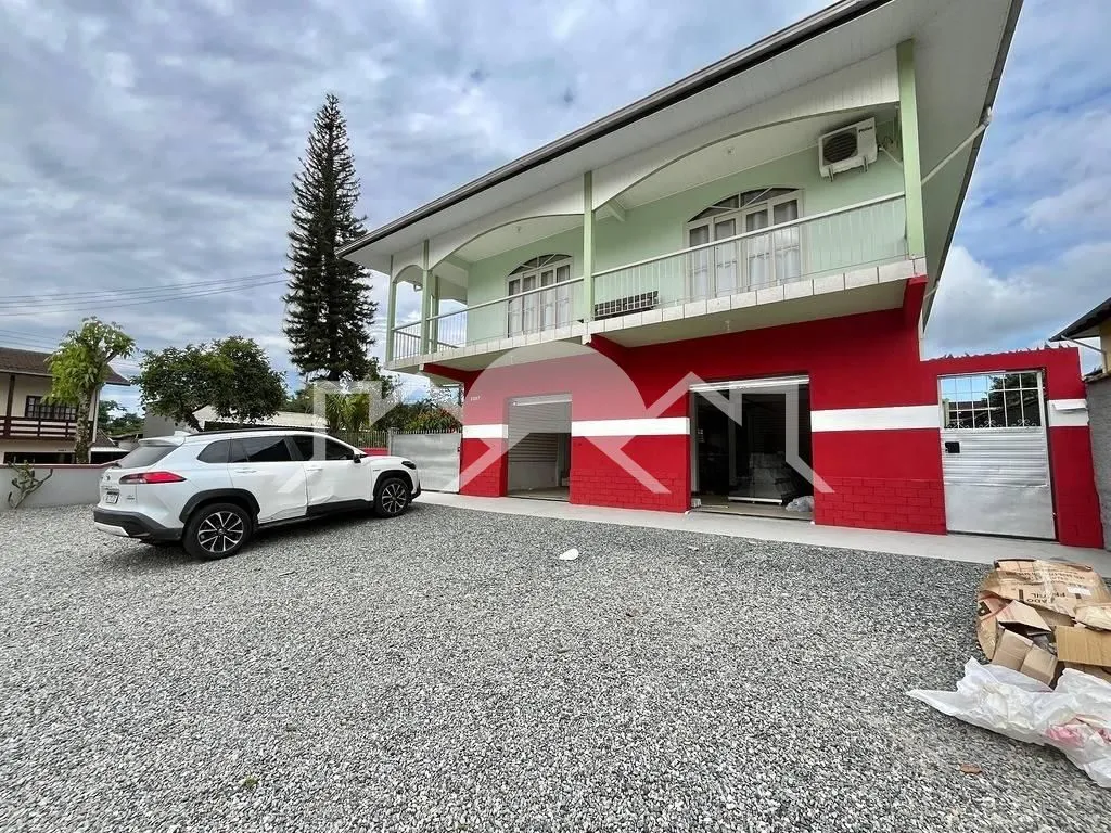 Casa à venda com 6 quartos e 1 suíte, 612m² no Boehmerwald, Joinville - foto 1