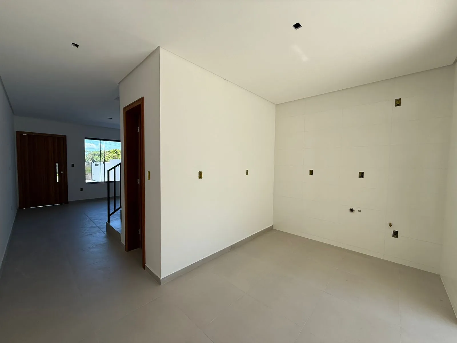 Casa à venda com 2 quartos, sendo 2 suítes, 1 vaga, 81m² na Rua Hélio Estefano Becker no Real Parque, São José
