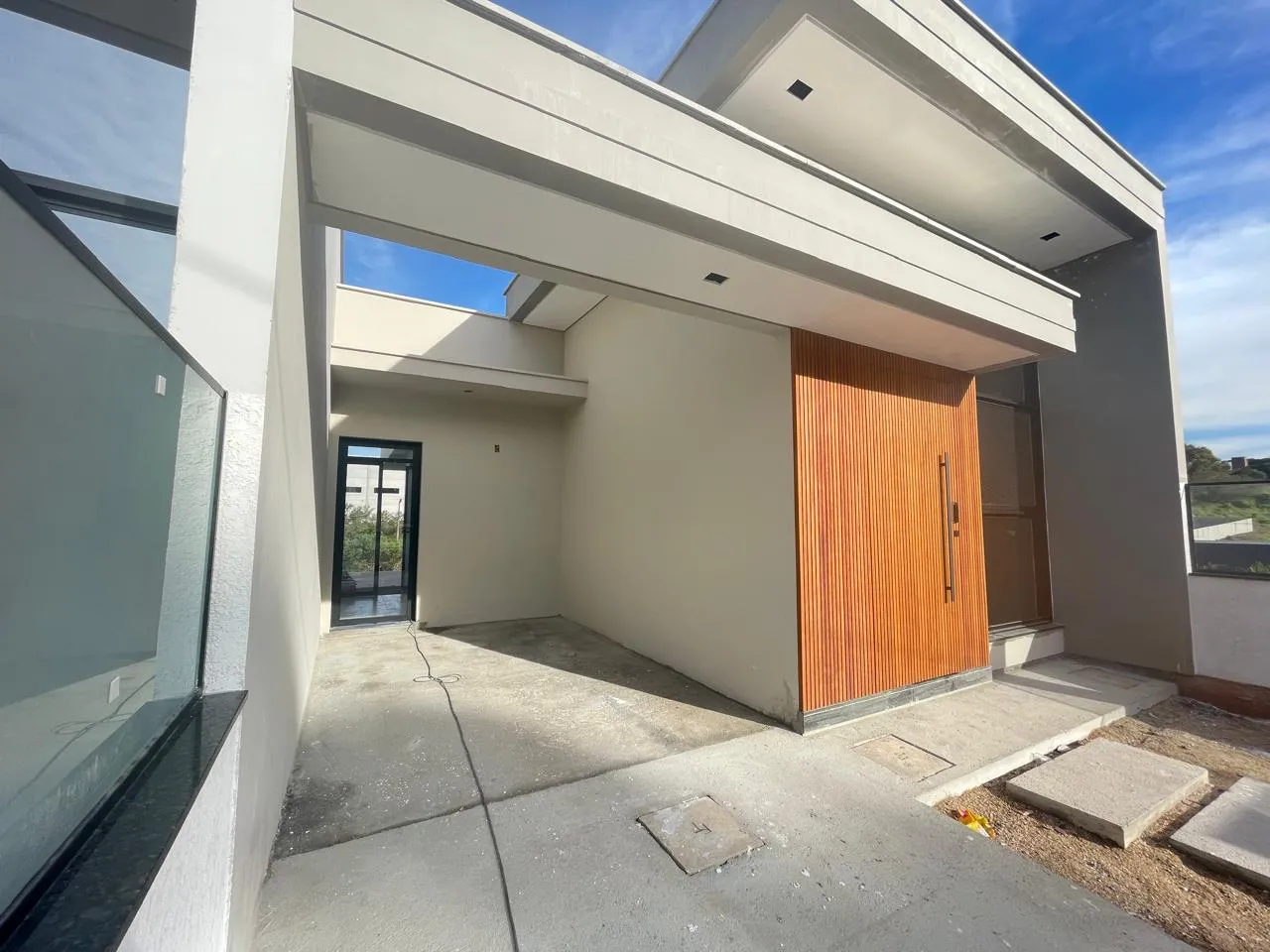 Casa à venda com 2 quartos, sendo 2 suítes, 2 vagas, 120m² na Rua Saturnino Concelino da Silva, sn no Serraria, São José