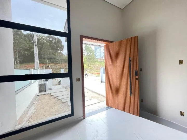 Casa à venda com 2 quartos, sendo 2 suítes, 2 vagas, 120m² na Rua Saturnino Concelino da Silva, sn no Serraria, São José