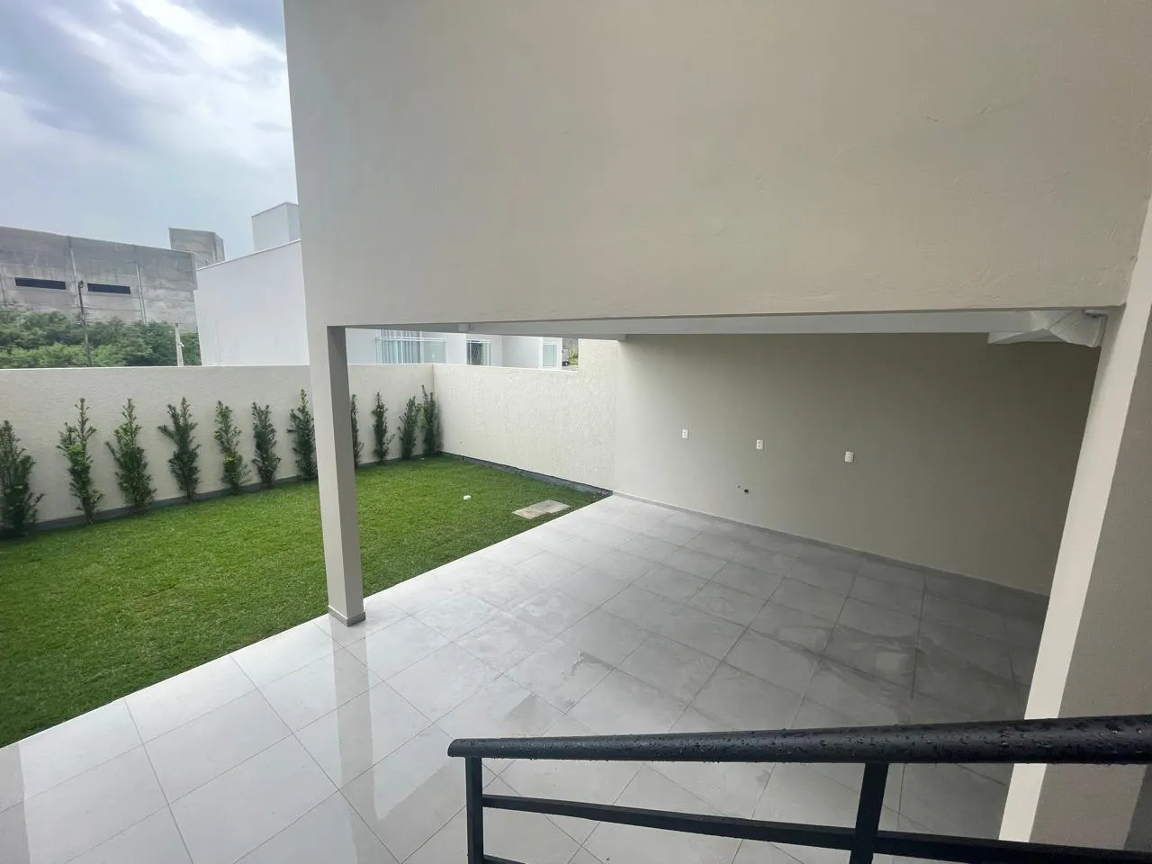 Casa à venda com 2 quartos, sendo 2 suítes, 2 vagas, 120m² na Rua Saturnino Concelino da Silva, sn no Serraria, São José