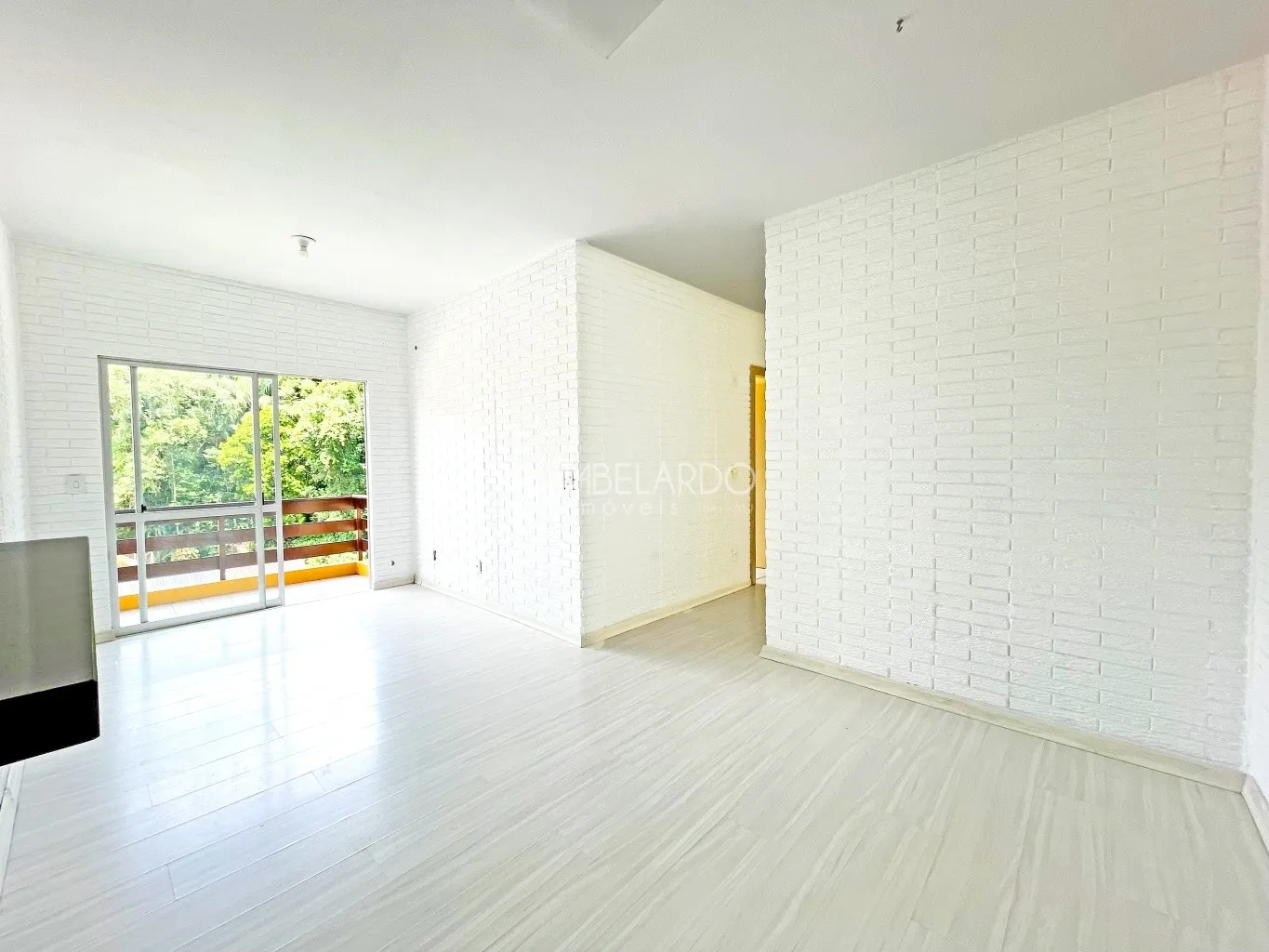 APARTAMENTO COM TRÊS DORMITÓRIOS E UMA VAGA DE GARAGEM - BAIRRO VELHA CENTRAL — foto 5