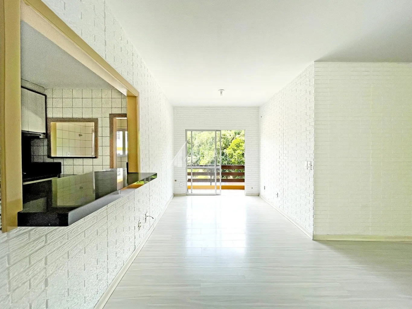 APARTAMENTO COM TRÊS DORMITÓRIOS E UMA VAGA DE GARAGEM - BAIRRO VELHA CENTRAL — foto 7