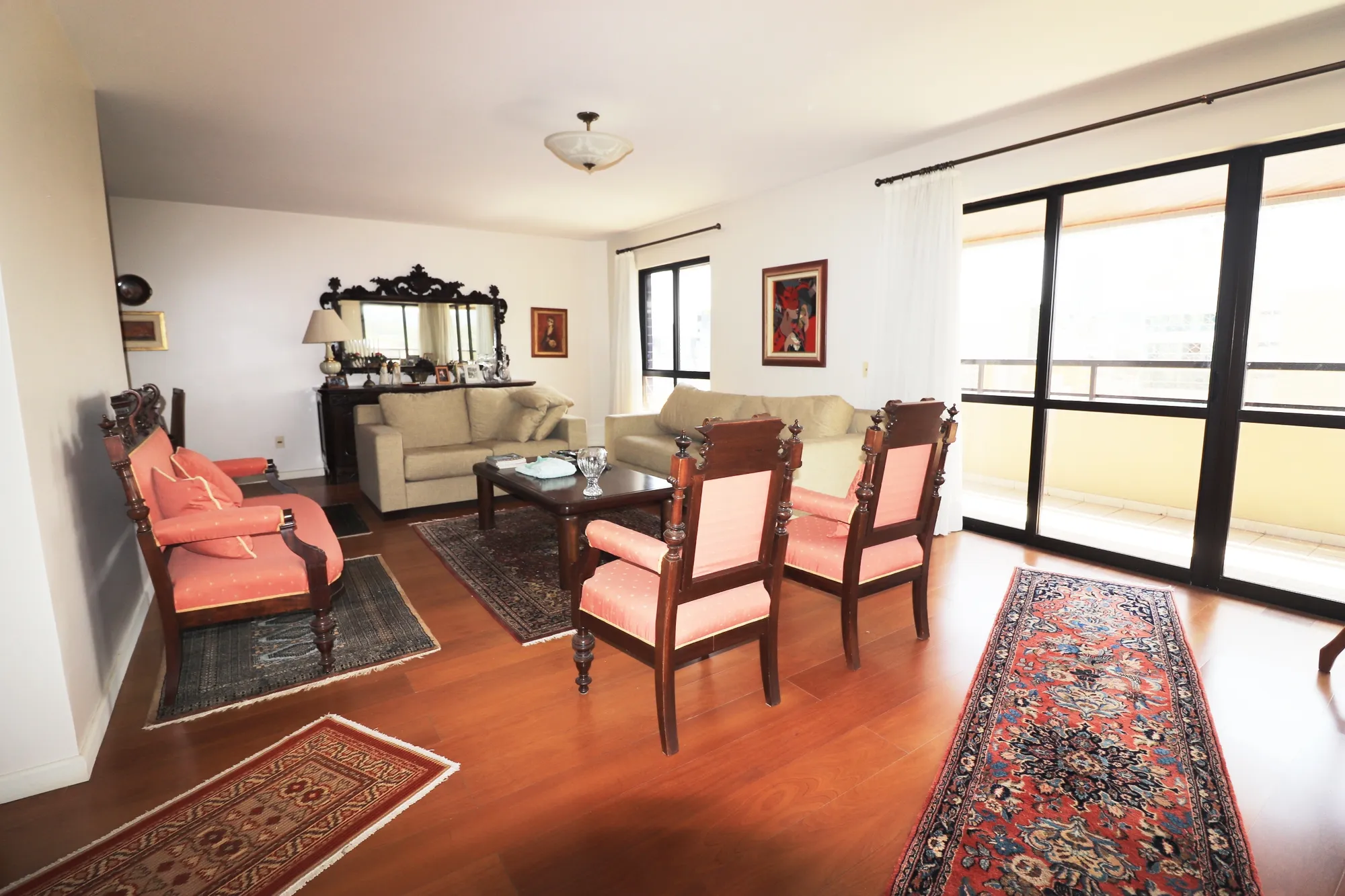 Apartamento espaçoso próximo de tudo - foto 1