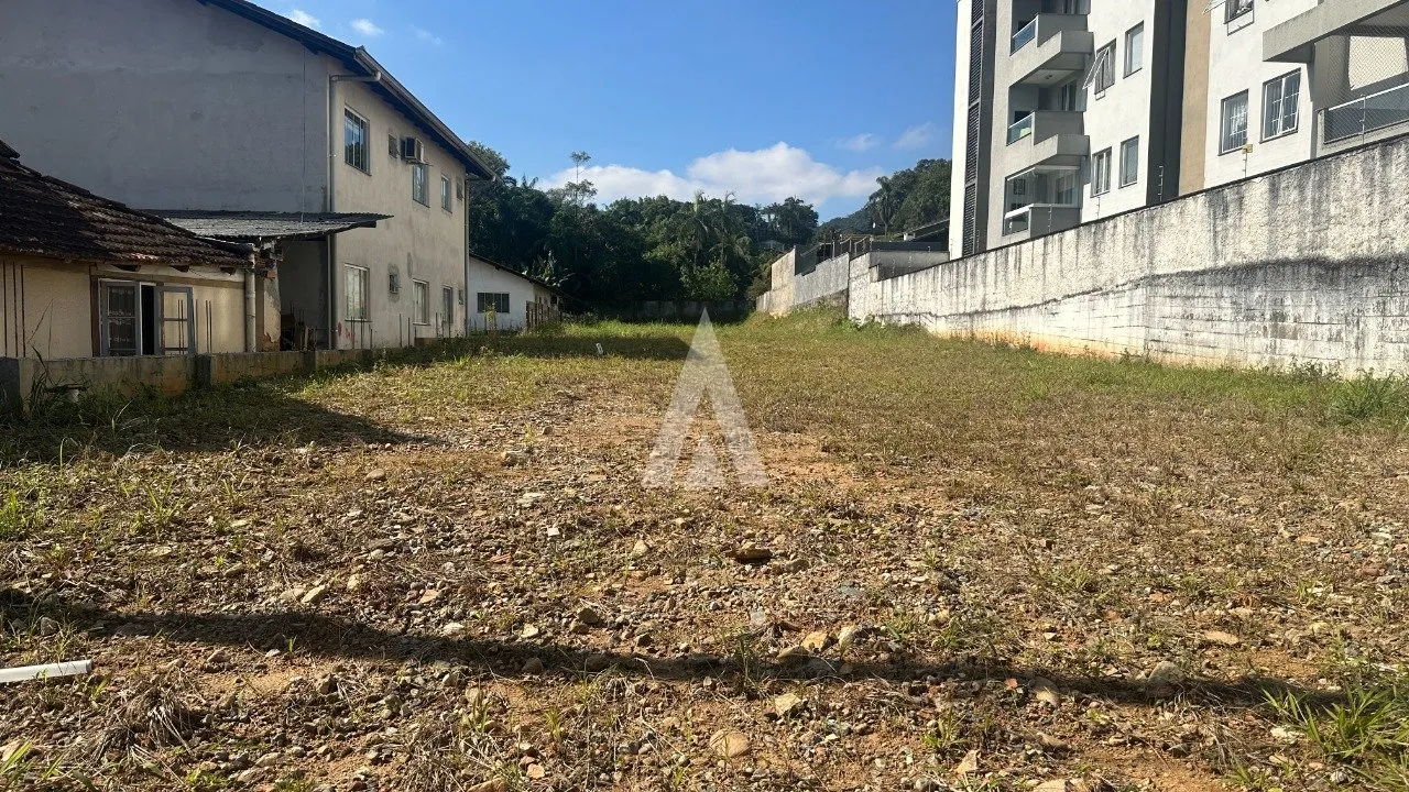 Terreno à venda no bairro Bom Retiro em Joinville, por R$ 1.250.000.00. - foto 1