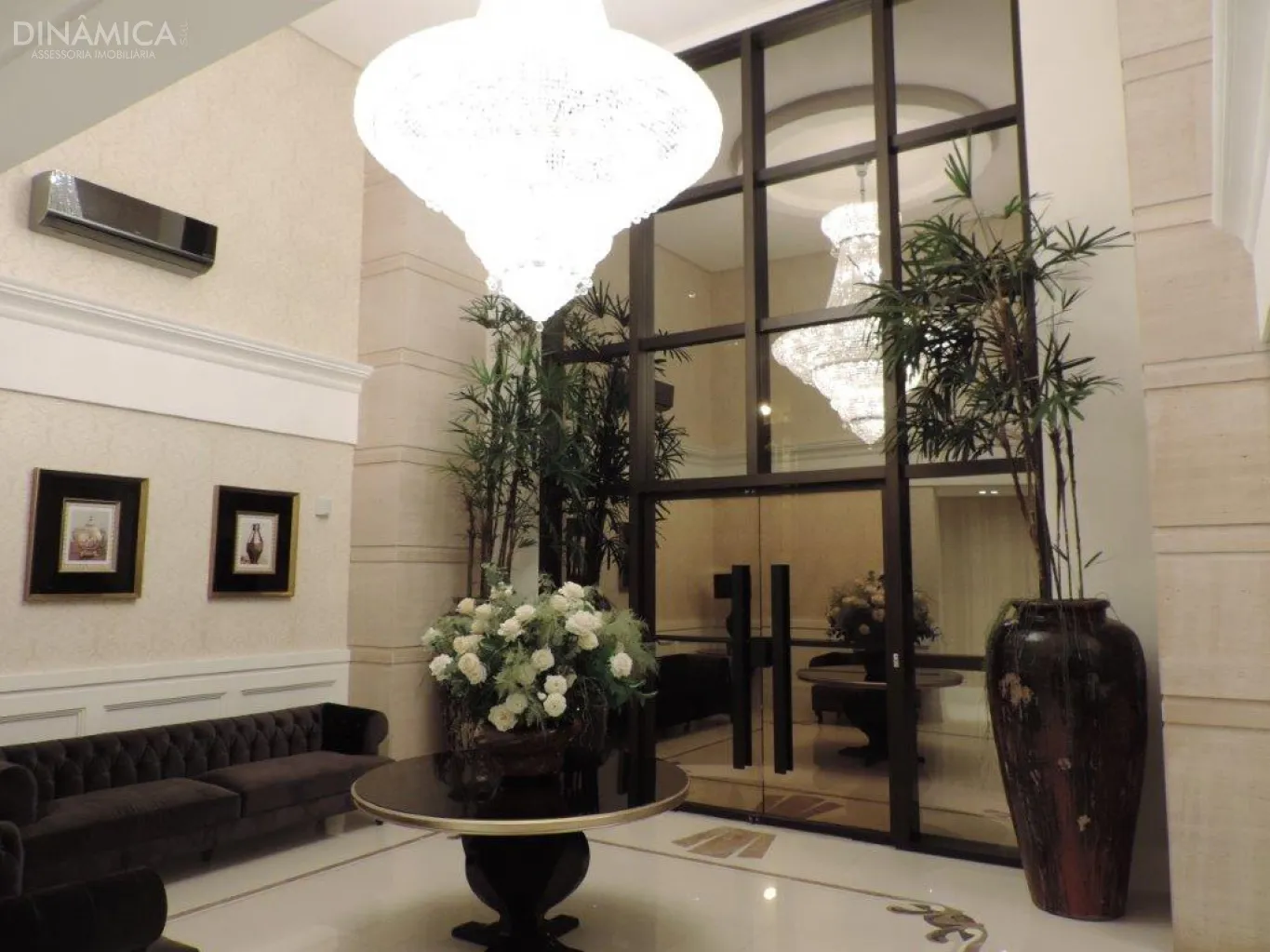 Apartamento no Edifício Residencial Merithaman em Balneário Camboriú no Bairro Centro, duas Vagas de Garagem — foto 3