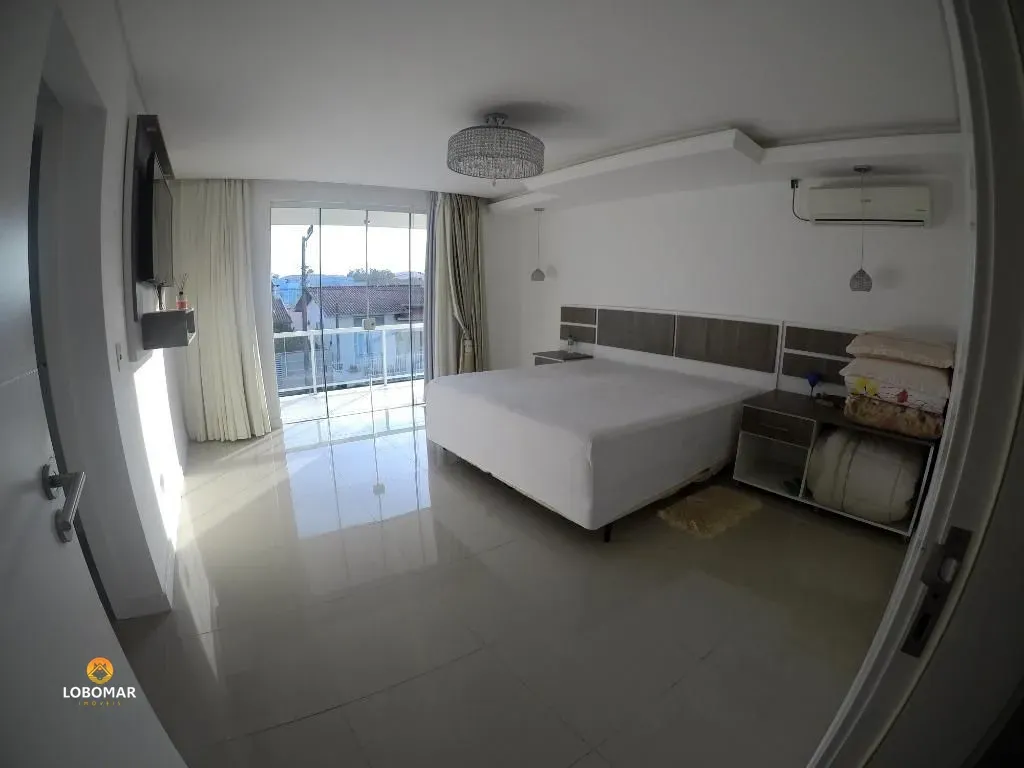 Casa no Centro de Balneário Piçarras - 370m, 3 Dormitórios e Área de Lazer Comp — foto 5