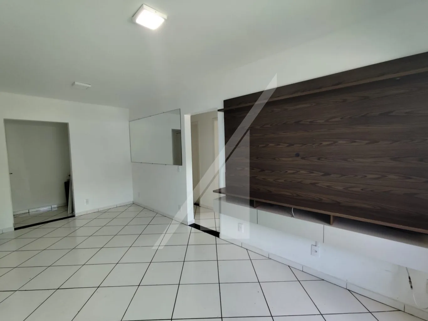 APARTAMENTO AMPLO COM TRÊS DORMITÓRIOS E DUAS VAGAS DE GARAGEM INDIVIDUAIS - BANDERFURT — foto 2