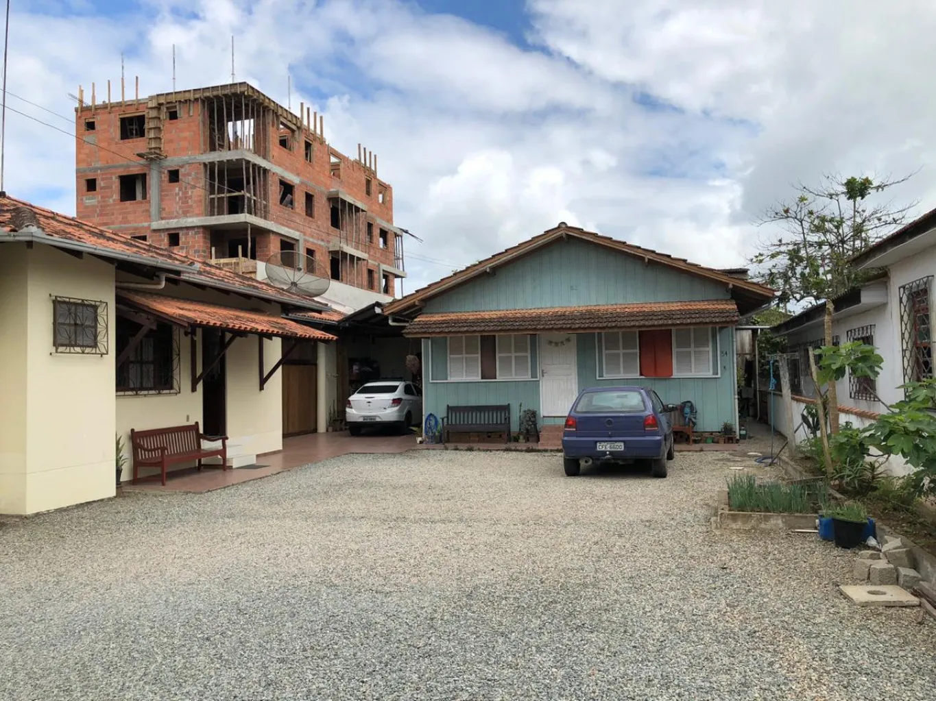 Terreno excelente localizado no Centro de Balneário Piçarras. Excelente para quem deseja investir em construção civil, viabilidade para ate 25 pavimentos. Distância do mar: 150 metros. Área total do terreno: 516,24 m. — foto 4