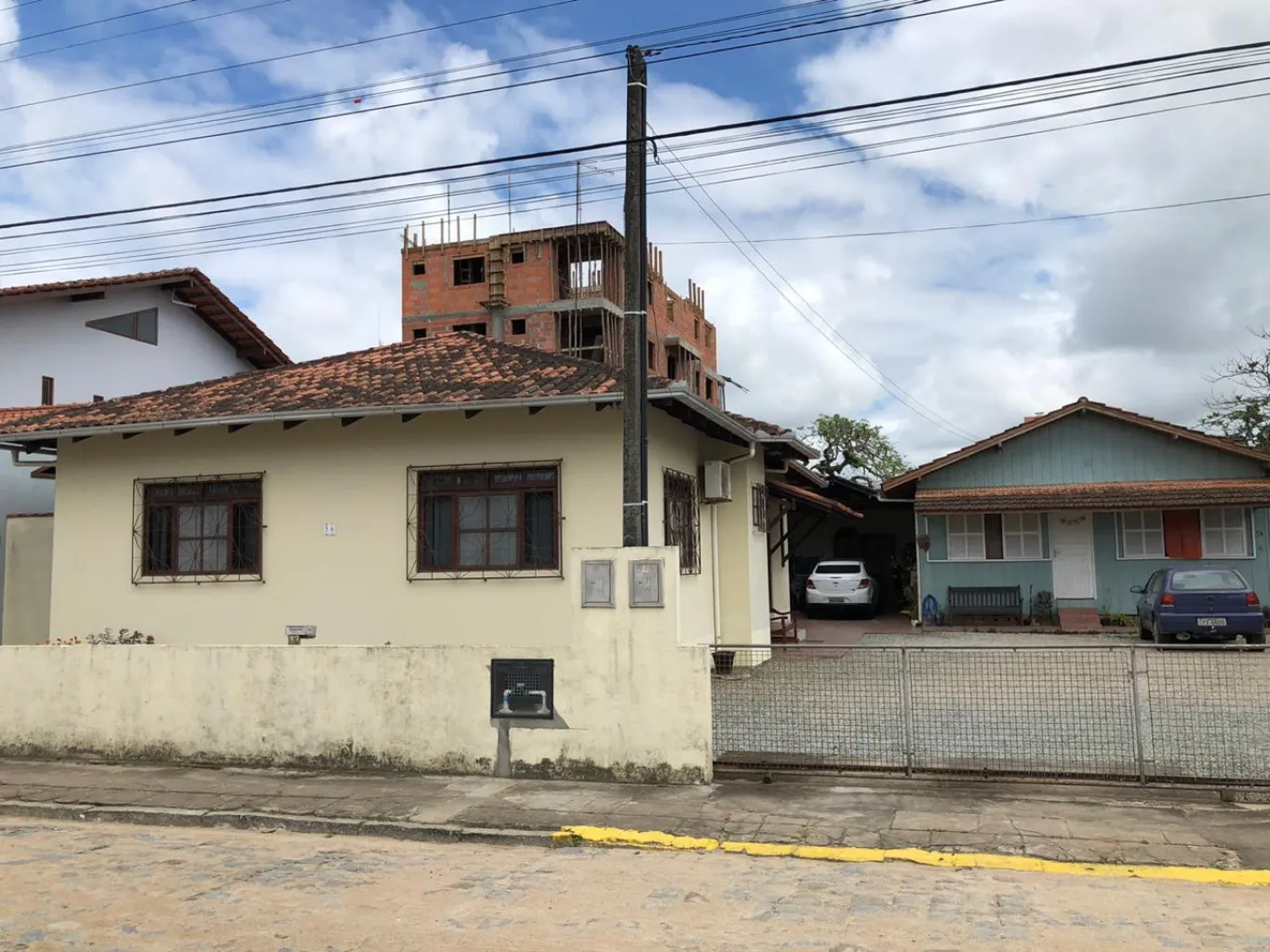 Terreno excelente localizado no Centro de Balneário Piçarras. Excelente para quem deseja investir em construção civil, viabilidade para ate 25 pavimentos. Distância do mar: 150 metros. Área total do terreno: 516,24 m. — foto 5