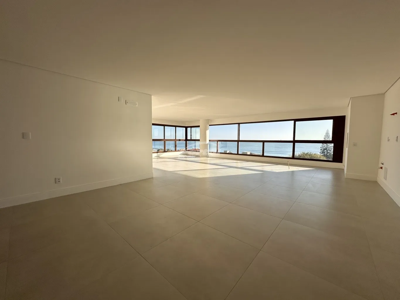 Empreendimento com 3 a 4 Suítes, Área de Lazer completa a 50m do mar, no bairro Centro em Baln. Piçarras! — foto 7
