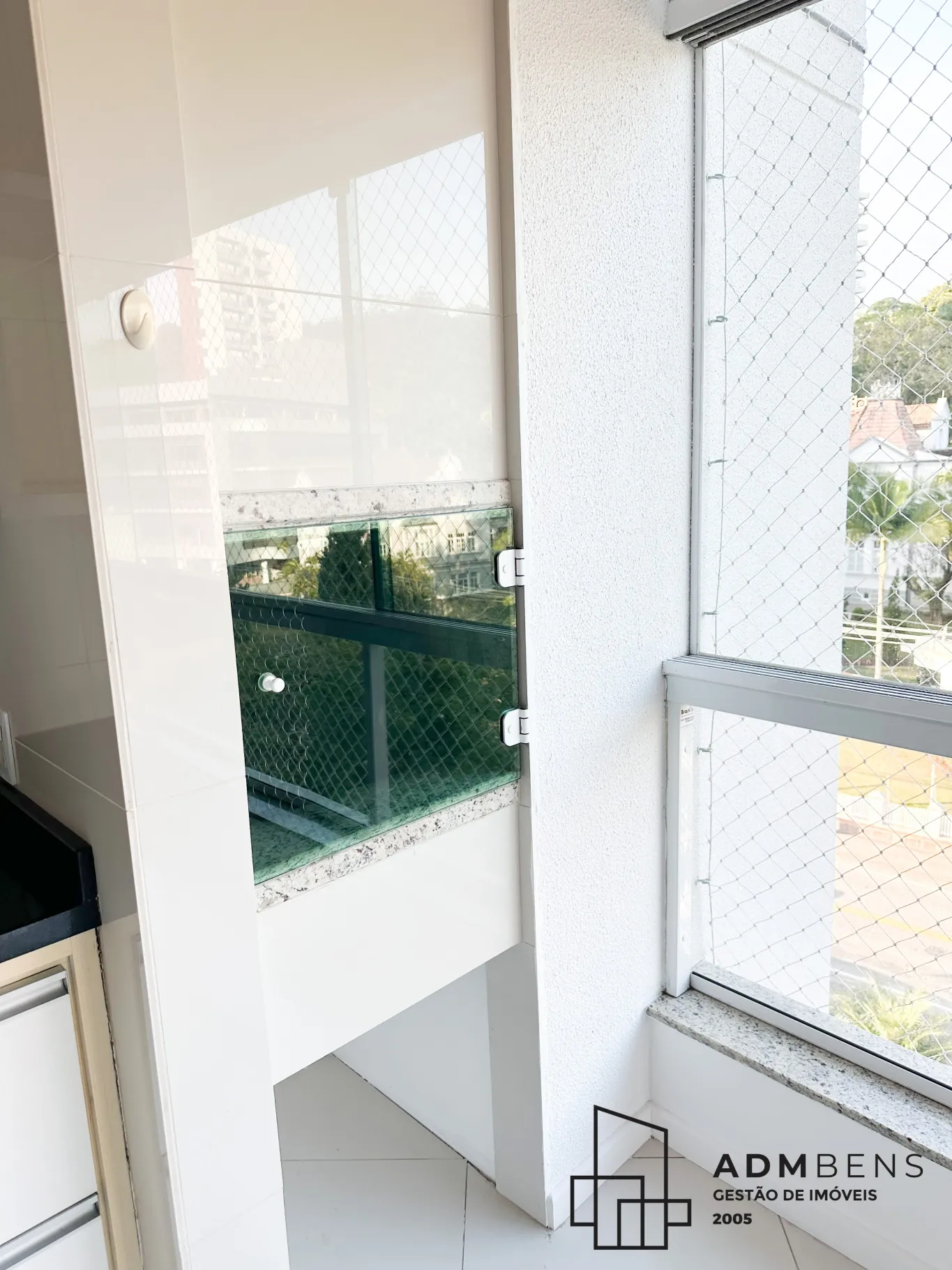 Apartamento semi mobiliado, para locação (cozinha, banheiros + aquecedor de água)3 suítes, 130 m2, prédio com piscina, salão de festas, academia, 2 vagas individuais, 3 mim do centro, região nobre da cidade. Ótima localização! Marque sua visita com Vinicius - — foto 5