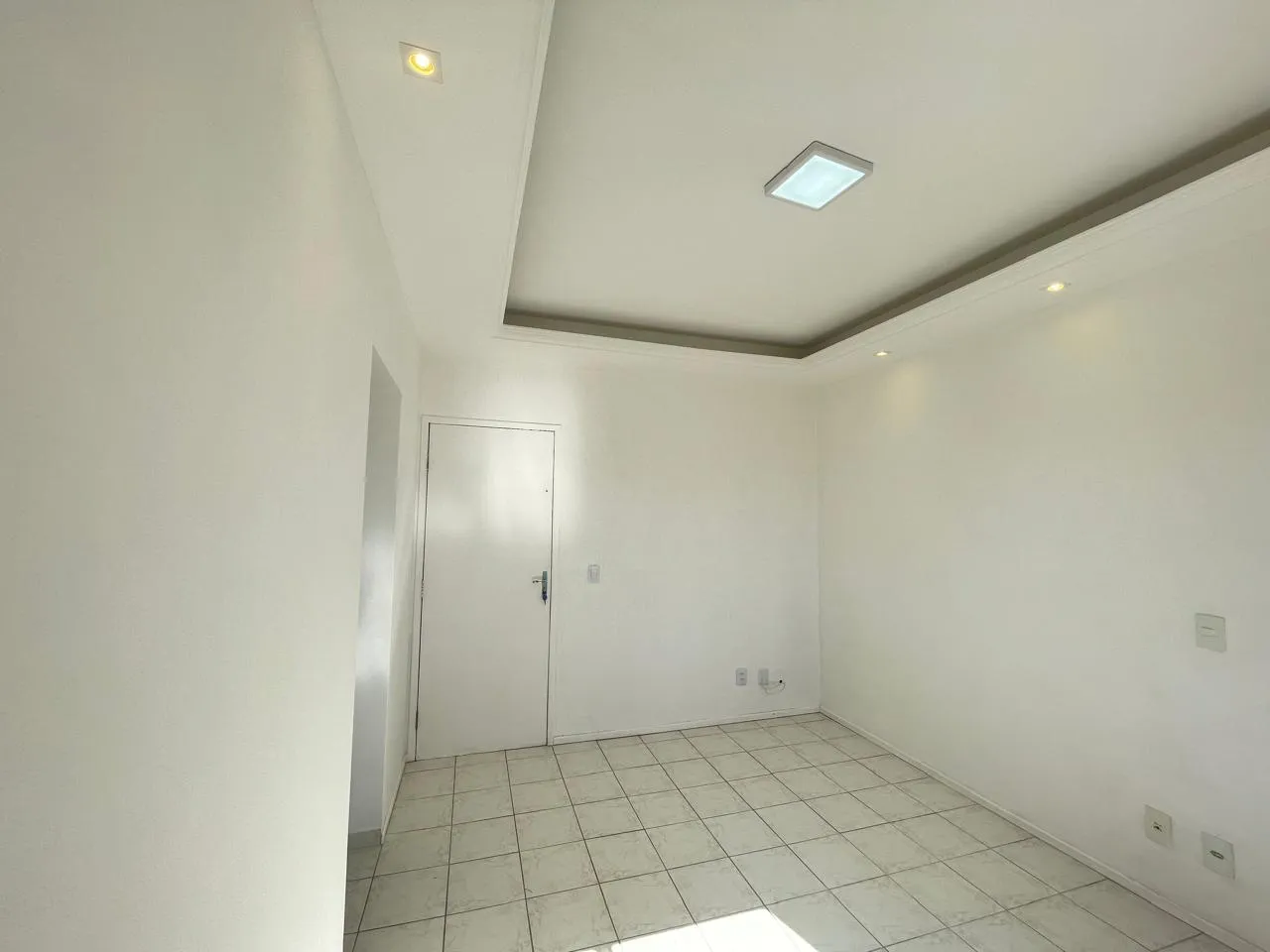 Apartamento à venda com 2 quartos, 1 vaga, 48m² na Rua Padre Raulino Reitz no Serraria, São José