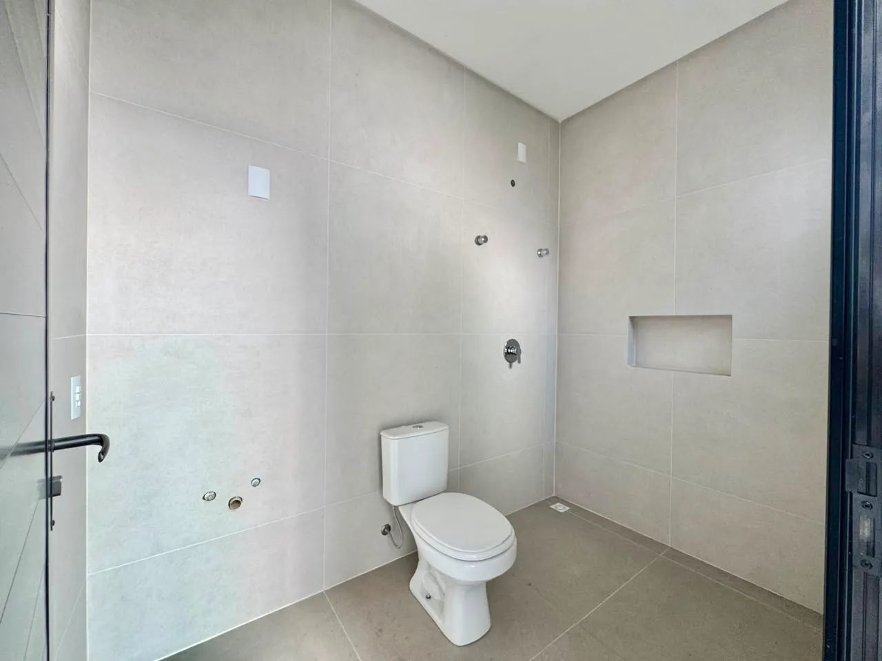 Casa à venda com 3 quartos, sendo 3 suítes, 2 vagas, 165m² na região do bairro Escola Agrícola, próximo à Rua José Deeke, Blumenau