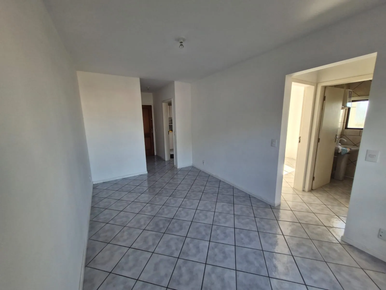 Apartamento à venda com 2 quartos, 1 vaga, 58m² na Rua Professora Otília Cruz no Jardim Atlântico, Florianópolis
