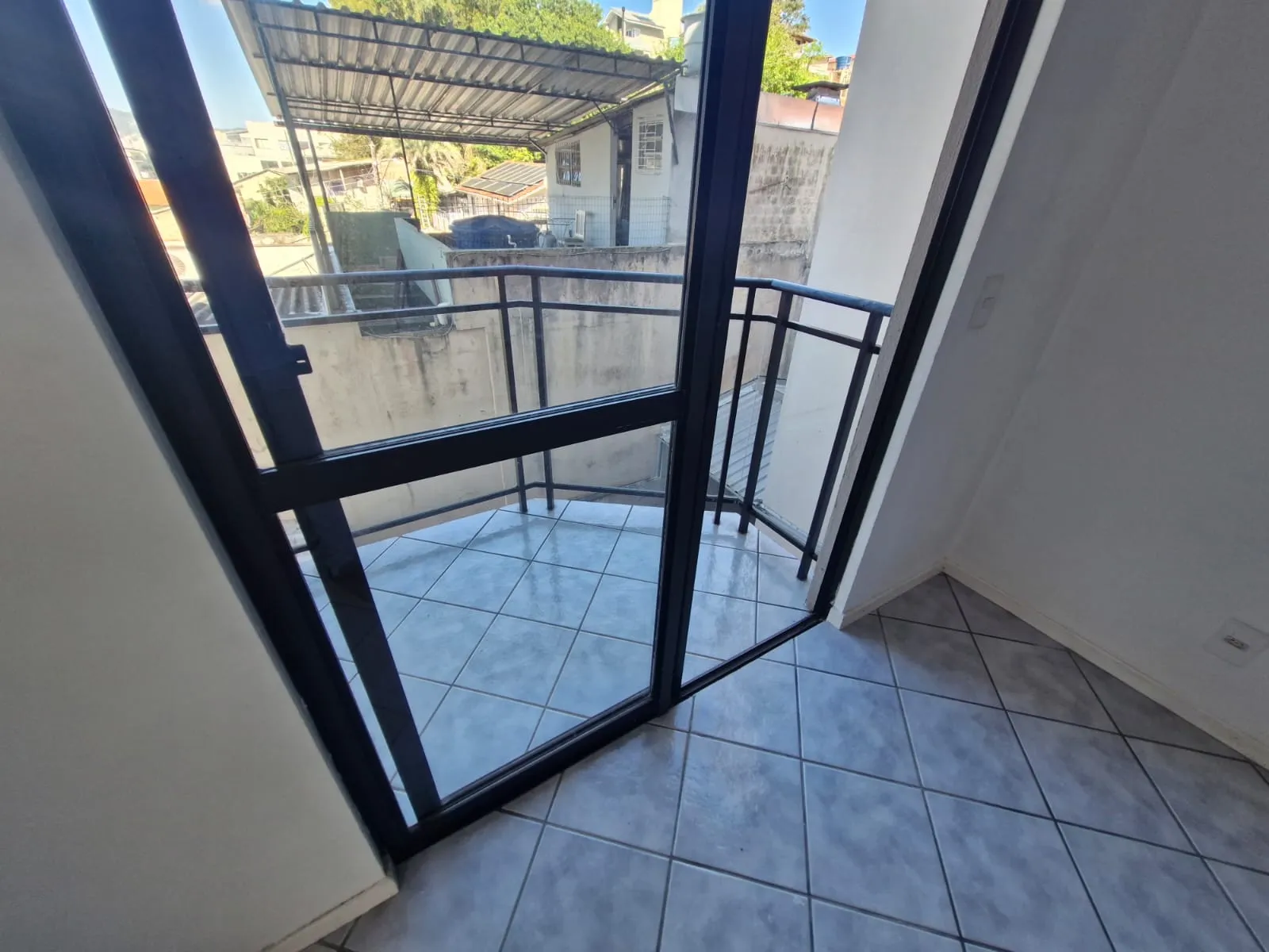 Apartamento à venda com 2 quartos, 1 vaga, 58m² na Rua Professora Otília Cruz no Jardim Atlântico, Florianópolis