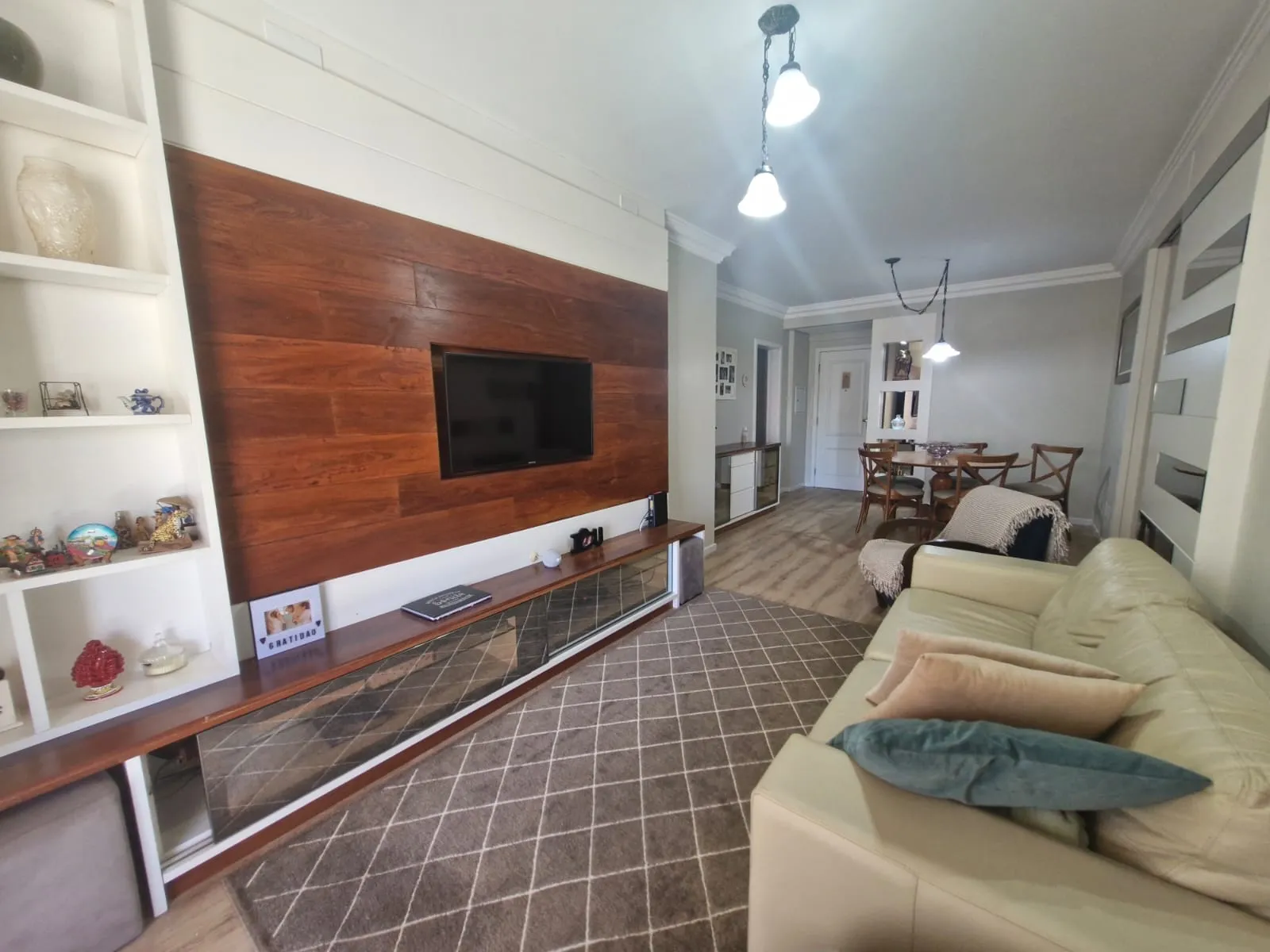 Apartamento à venda com 4 quartos, sendo 1 suíte, 1 vaga, 126m² na Rua Elizeu di Bernardi no Campinas, São José