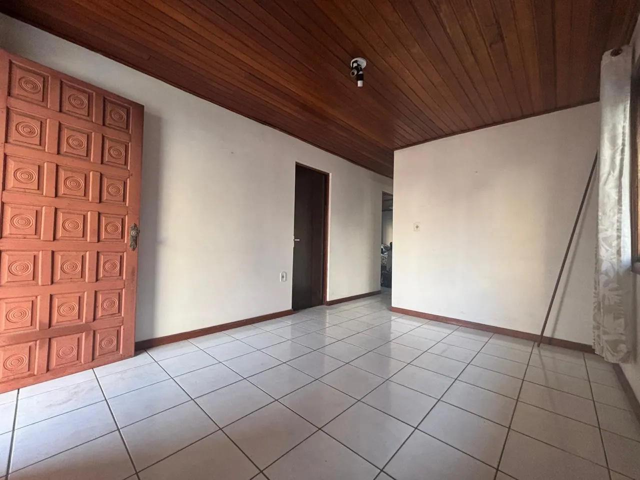 Casa à venda com 3 quartos, sendo 1 suíte, 4 vagas, 176m² na Rua Altino José da Cunha no Ponte do Imaruim, Palhoça