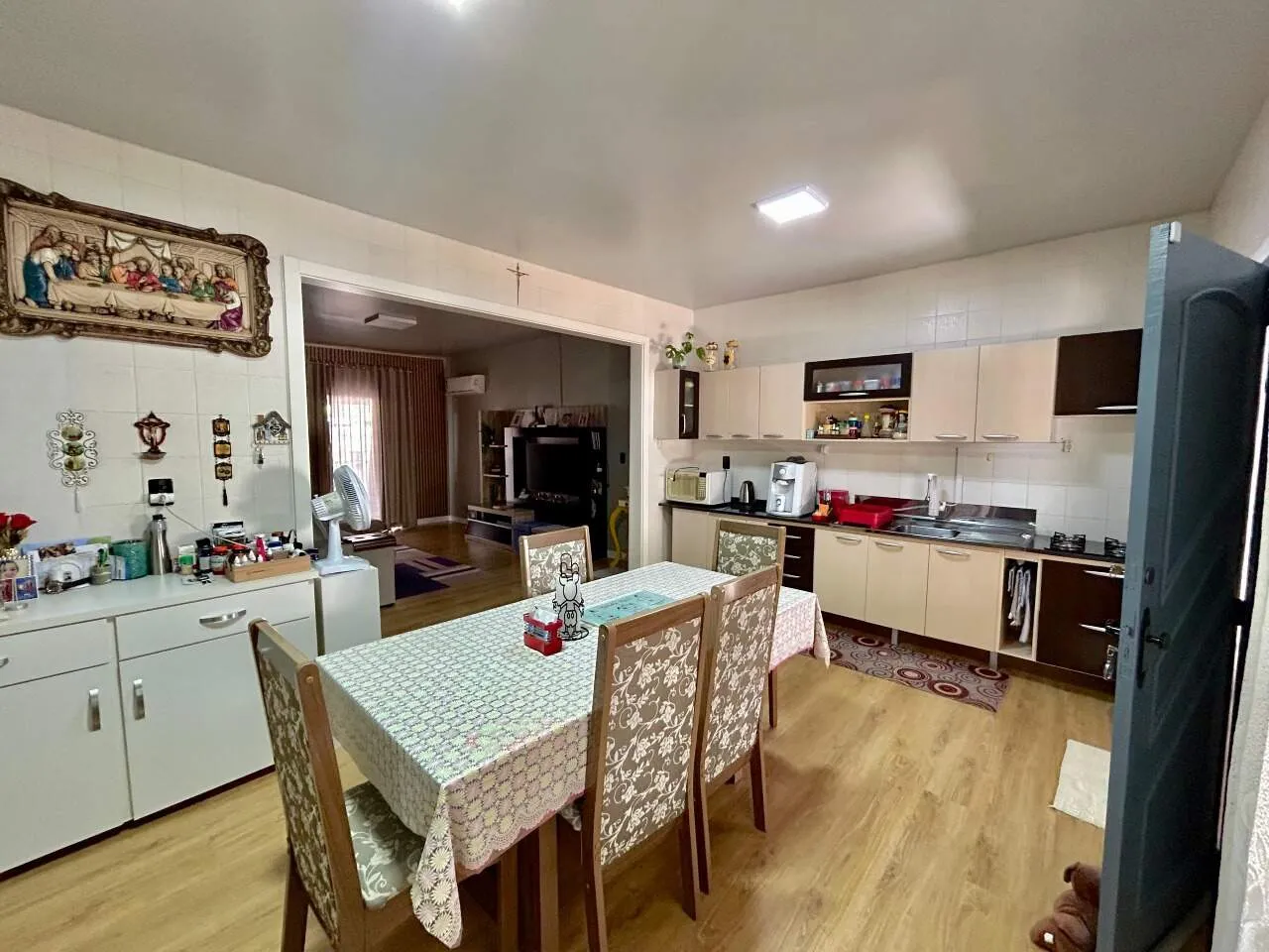 Casa térrea averbada, recém-reformada, no bairro Velha Central! — foto 4