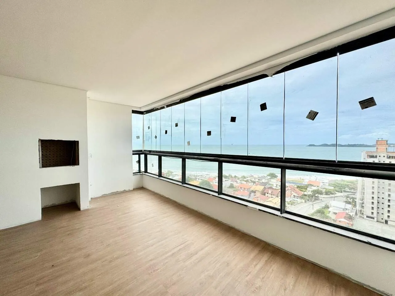 Apartamento com 3 suítes, sendo 2 demi suítes, no Centro em Penha a 300 metros do mar! — foto 6