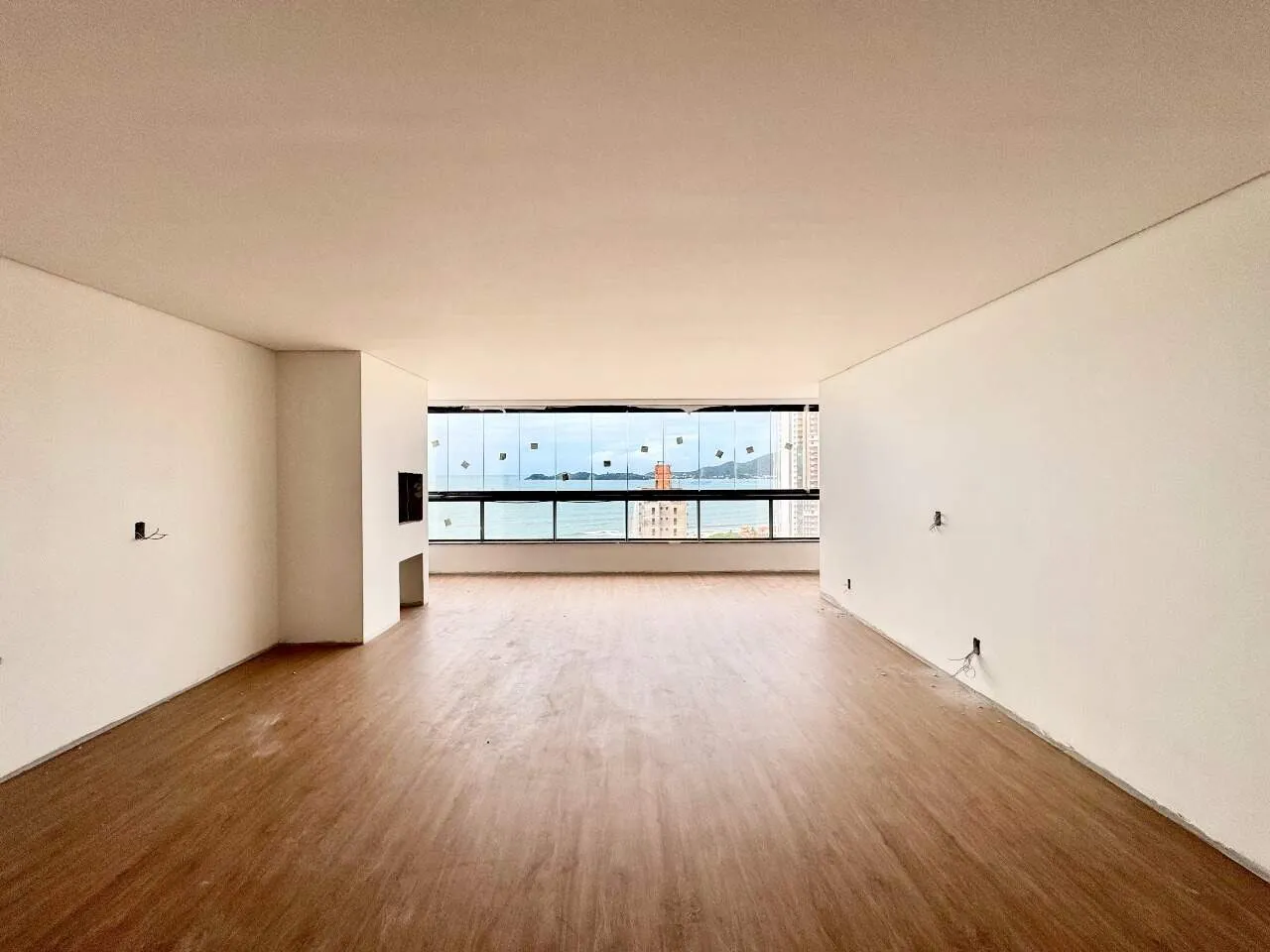 Apartamento com 3 suítes, sendo 2 demi suítes, no Centro em Penha a 300 metros do mar! — foto 7