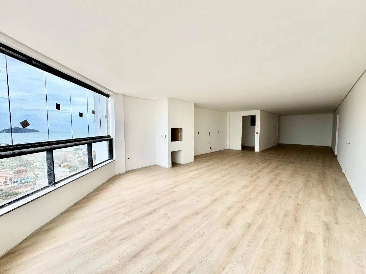 Apartamento com 3 suítes, no Centro em Penha a 300 metros do mar! — foto 4