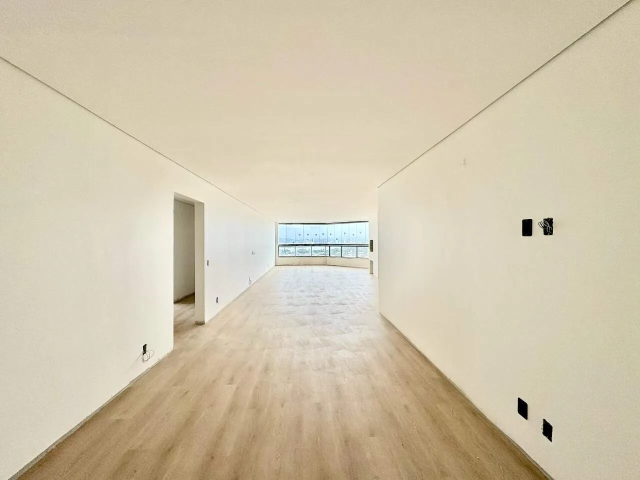 Apartamento com 3 suítes, no Centro em Penha a 300 metros do mar! — foto 6