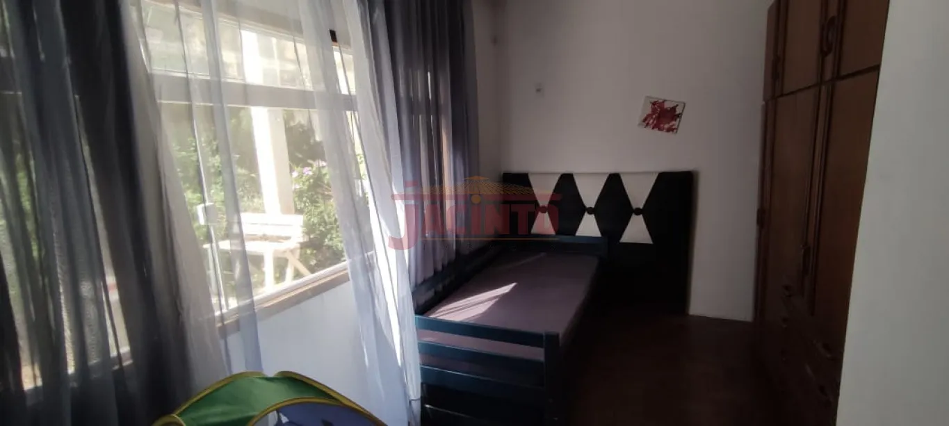 Casa de Alvenaria no bairro Garcia, com estrutura para construção de segundo piso, contendo 3 dormitórios, sendo 1 suíte, banheiro social, sala de estar, cozinha, e demais dependências. — foto 6