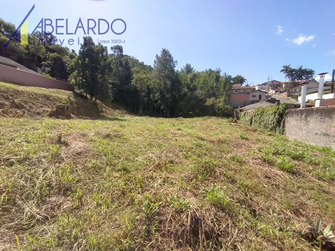 ABELARDO IMÓVEIS - Excelente terreno na Velha Central com 13.116,34m de área total. Sendo aproximadamente 3.000m de Zoneamento ZR3,altura livre e coeficiente de aproveitamento 3,6 e taxa de ocupação de 70%,10.000,00m aproximadamente de Zoneamento ZPA. — foto 3