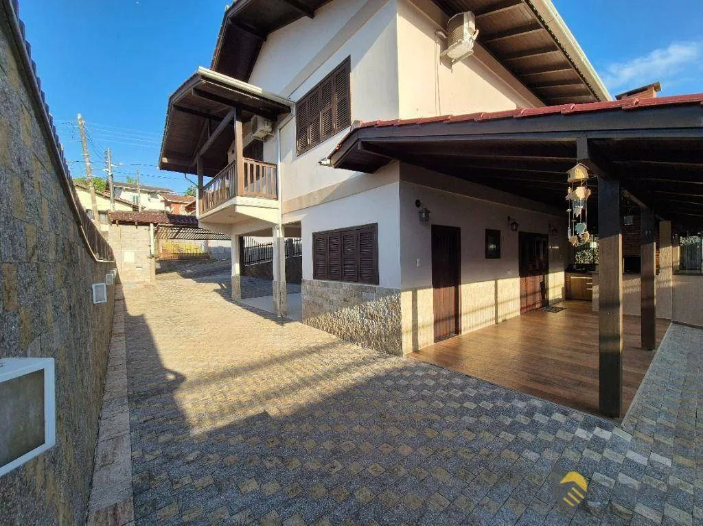 Casa com 4 dormitórios, 176 m - venda por R$ 1.150.000,00 ou aluguel por R$ 5.600,00/mês - Água Verde - Blumenau/SC — foto 2