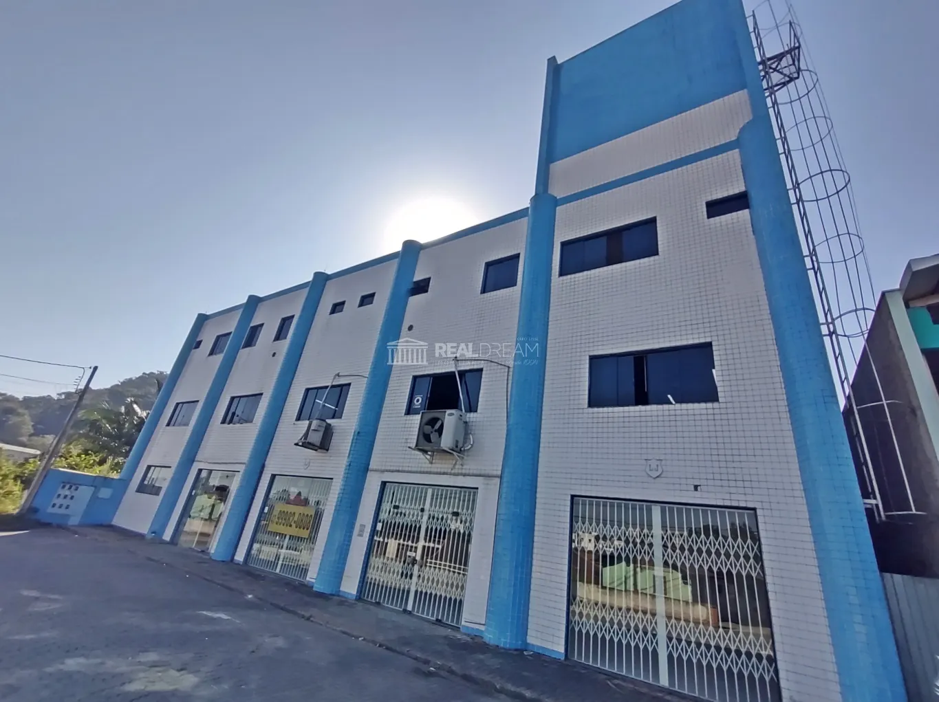 Prédio Comercial e residencial em corredor de serviço (CS2) no bairro Água Verde em Blumenau SC — foto 2