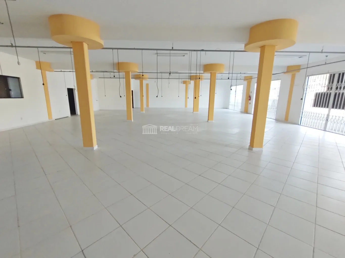 Prédio Comercial e residencial em corredor de serviço (CS2) no bairro Água Verde em Blumenau SC — foto 6