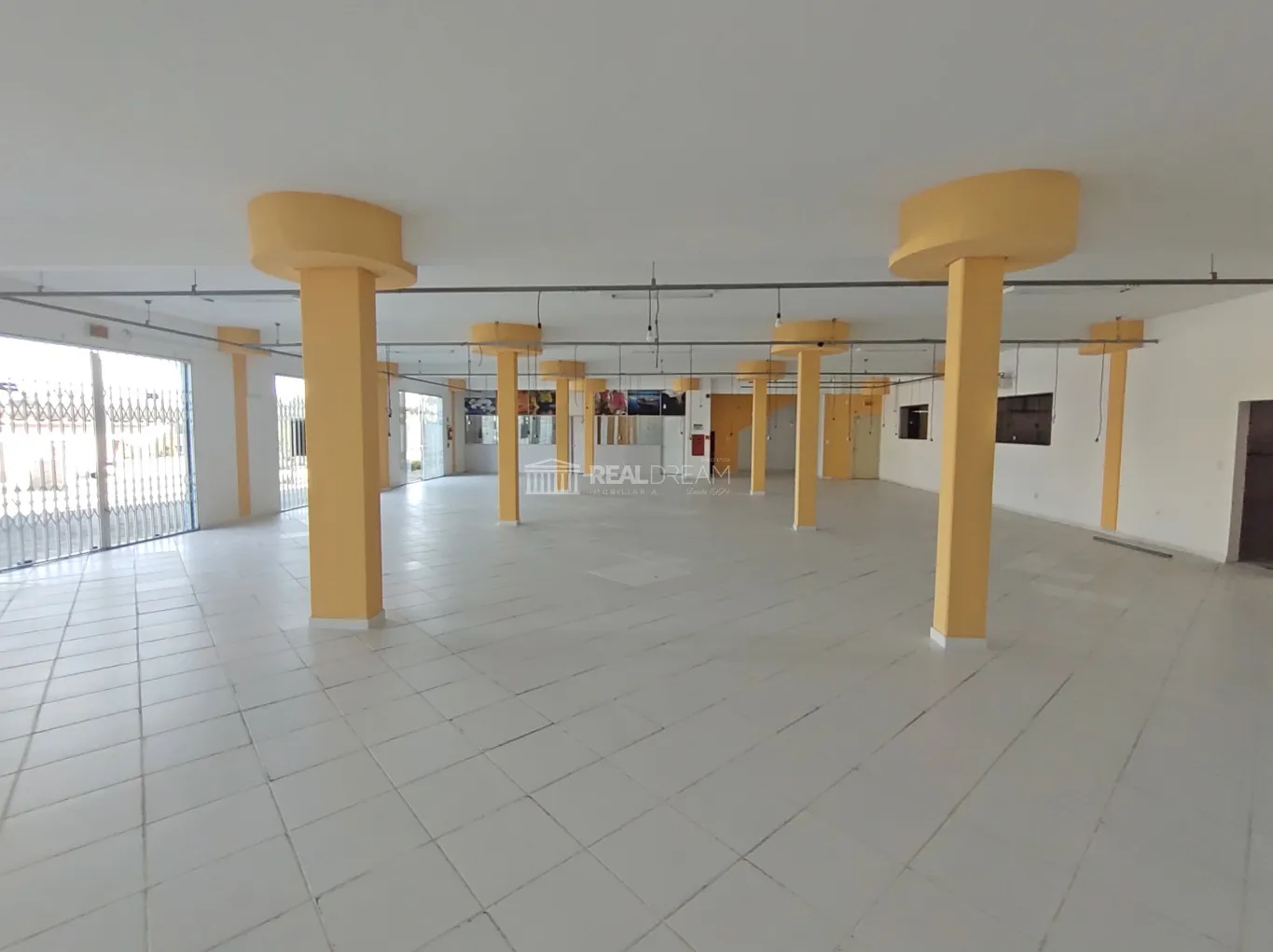 Prédio Comercial e residencial em corredor de serviço (CS2) no bairro Água Verde em Blumenau SC — foto 7