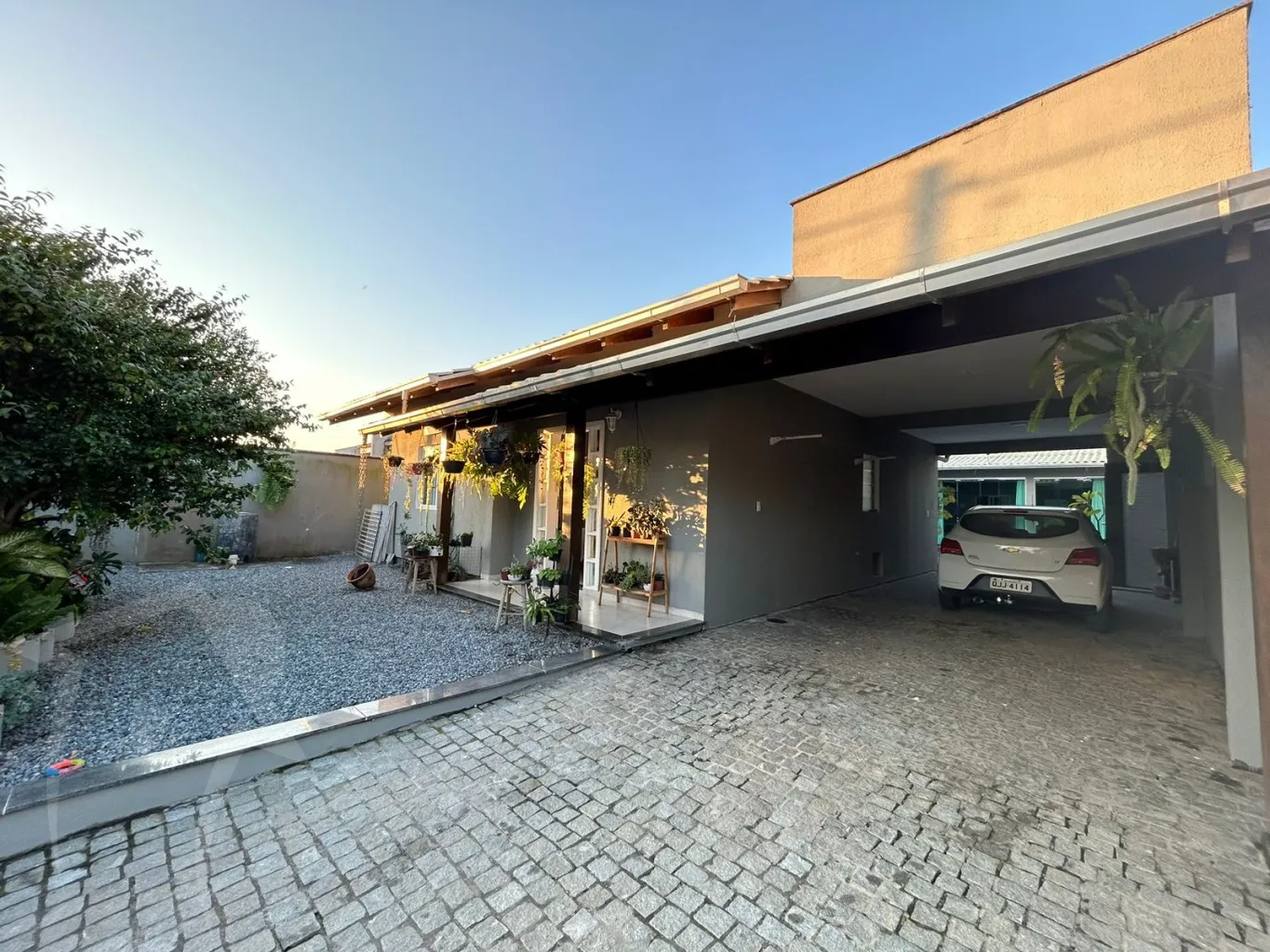 Casa com piscina, interesse em troca por sítio. — foto 2