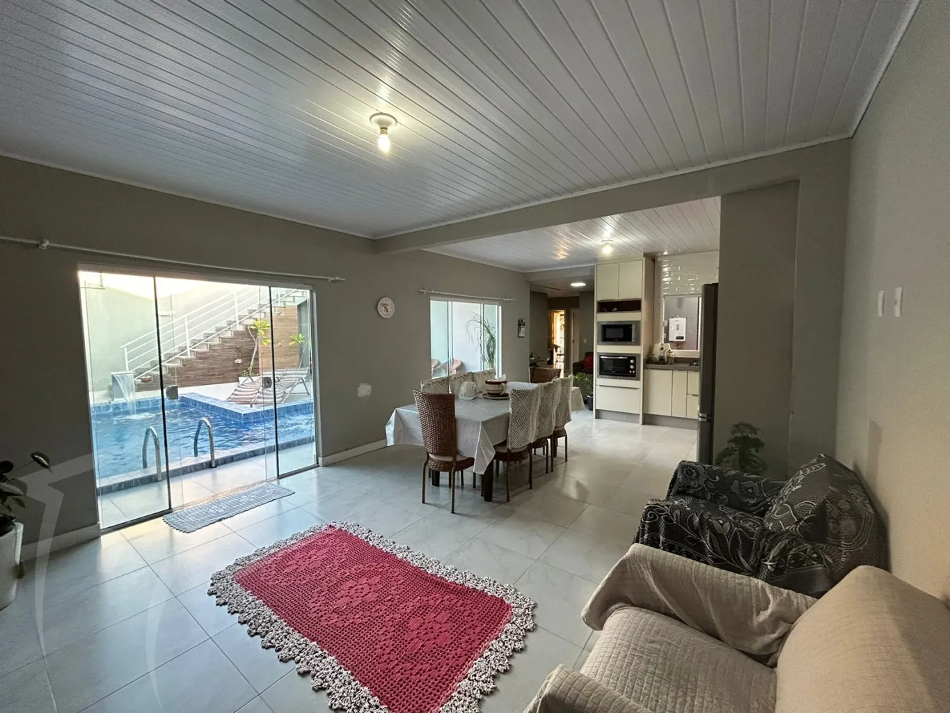 Casa com piscina, interesse em troca por sítio. — foto 7