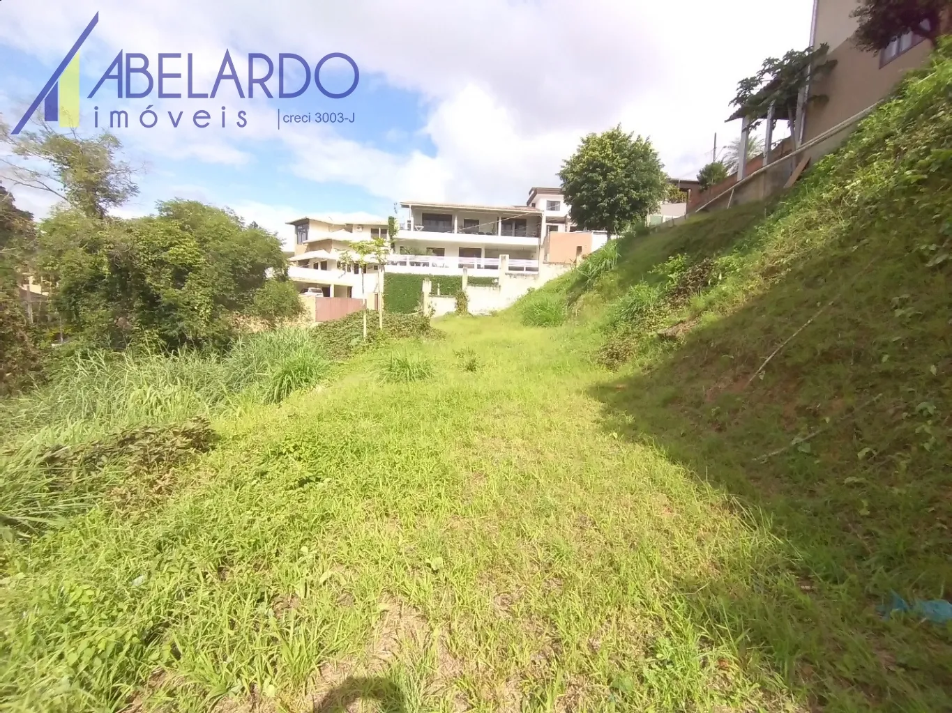 ABELARDO IMÓVEIS - OPORTUNIDADE! Terreno na Escola agrícola com 450m,sendo 15 metros de frente e fundos, 30 metros de lateral direita e esquerda.Terreno plano.Rua tranquila próximo à GreenHouse - Blumenau. — foto 5