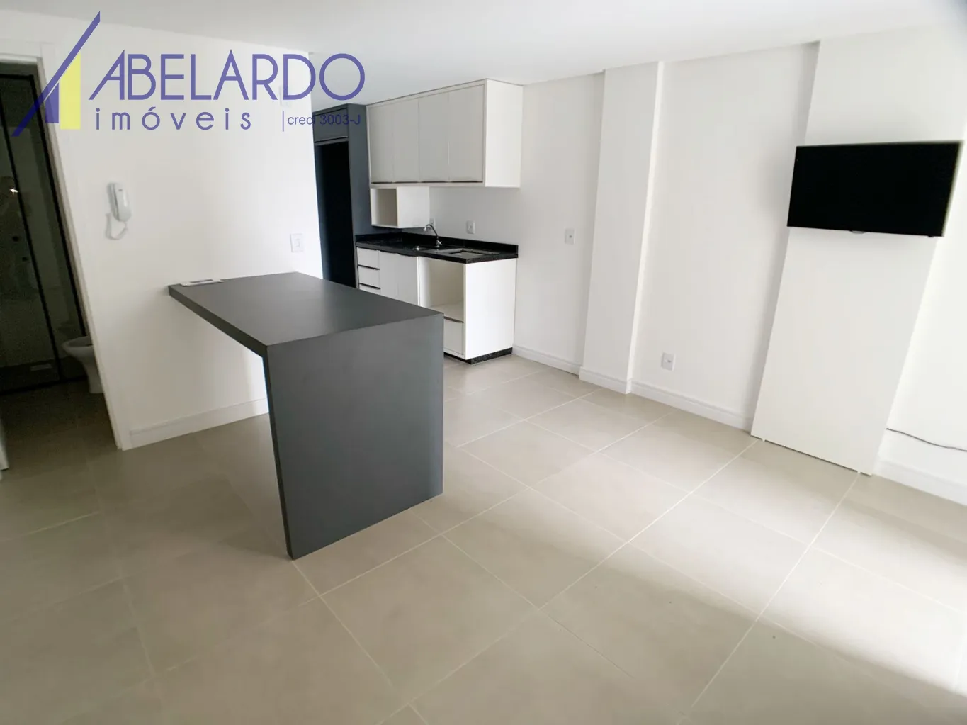 APARTAMENTO SEMIMOBILIADO COM UM DORMITÓRIO E UMA VAGA DE GARAGEM, PRÓXIMO AO CÂMPUS 2 DA FURB - BAIRRO ITOUPAVA SECA - foto 1