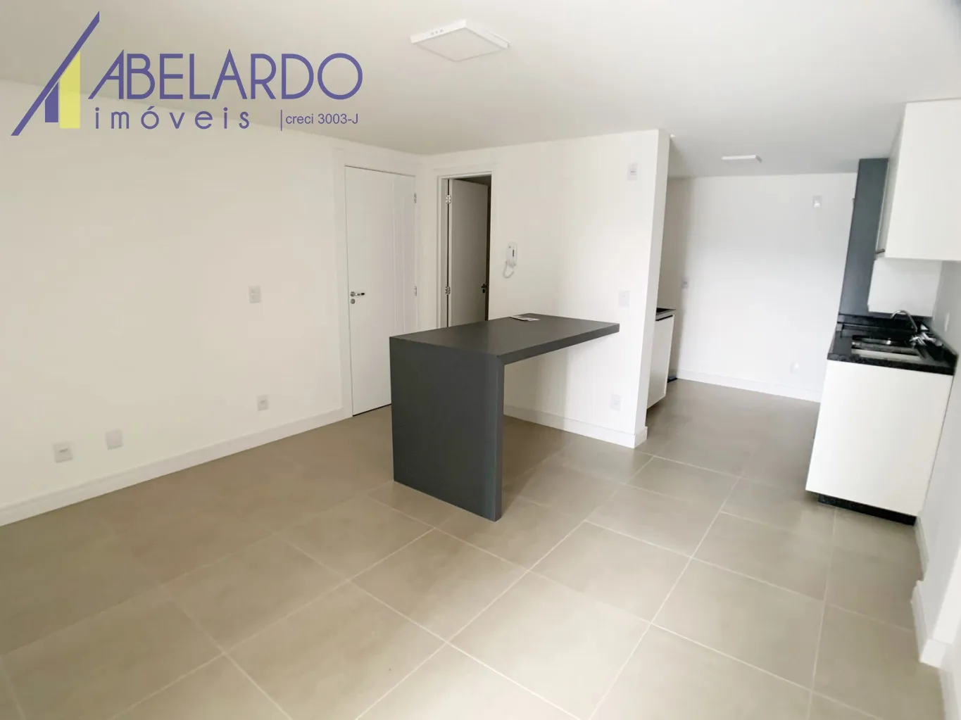 APARTAMENTO SEMIMOBILIADO COM UM DORMITÓRIO E UMA VAGA DE GARAGEM, PRÓXIMO AO CÂMPUS 2 DA FURB - BAIRRO ITOUPAVA SECA — foto 2