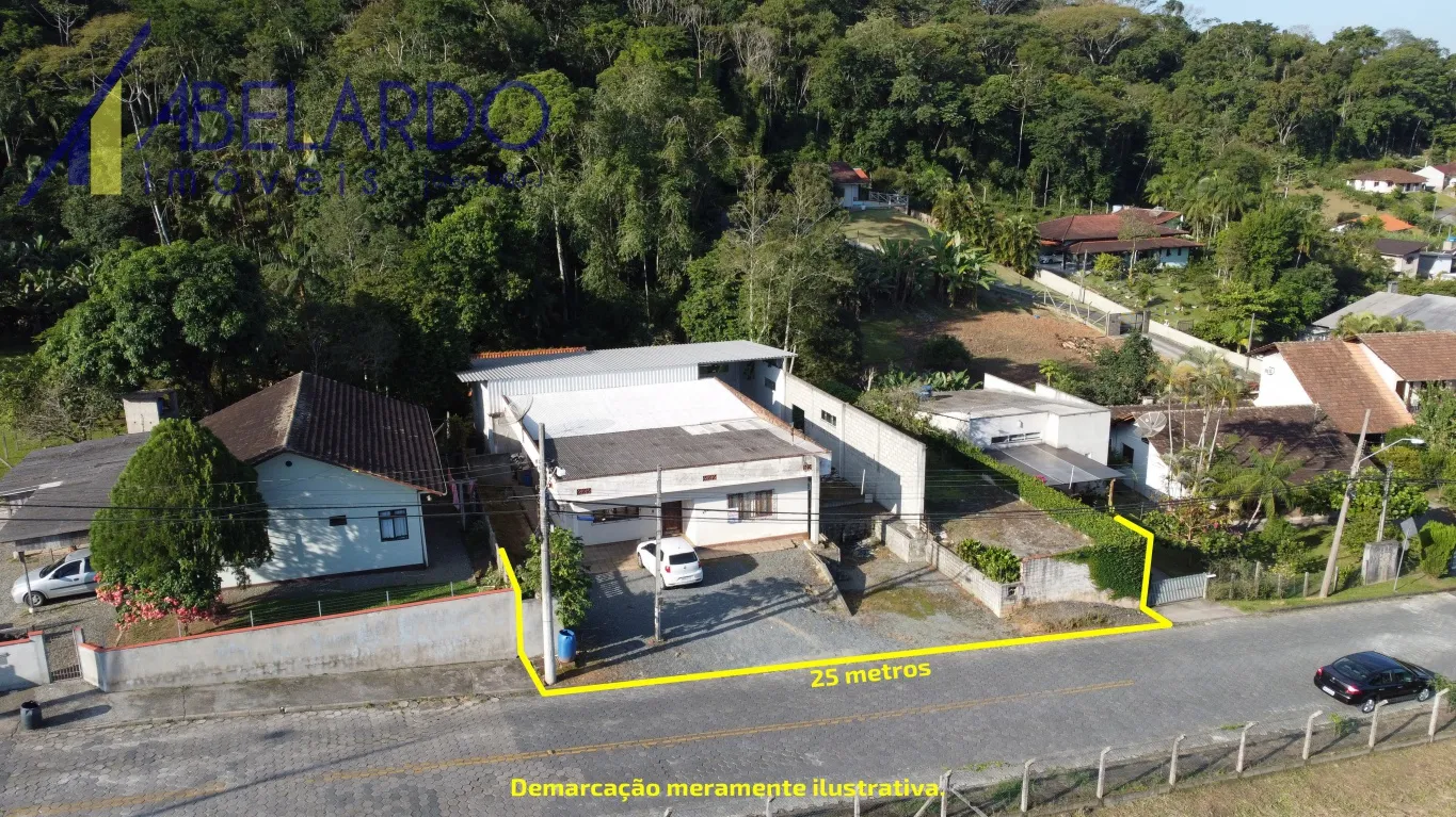 Precisa de um terreno para construir um galpão? Ou sua empresa? Também ótima opção para para construção de sobrados ou geminadas. Excelente terreno com ótimo potencial construtivo, apenas 500 metros da BR 470, no entorno de comércios e industrias. — foto 3