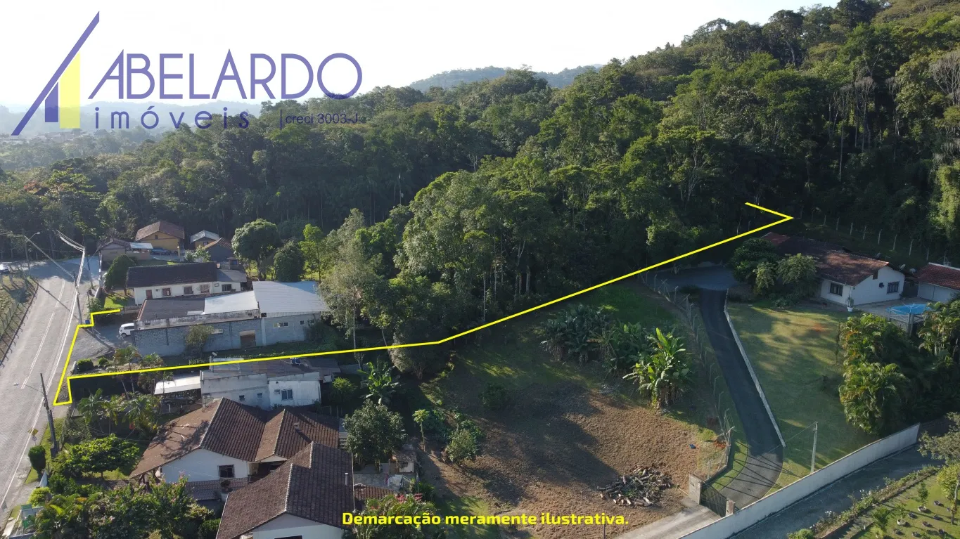 Precisa de um terreno para construir um galpão? Ou sua empresa? Também ótima opção para para construção de sobrados ou geminadas. Excelente terreno com ótimo potencial construtivo, apenas 500 metros da BR 470, no entorno de comércios e industrias. — foto 4
