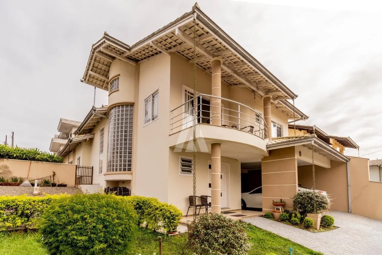 Sobrado com 1 suíte(s) mais 3 quarto(s) à venda no bairro Costa E Silva em Joinville, por R$ 1.225.000.00. — foto 2