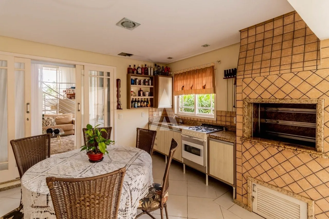 Sobrado com 1 suíte(s) mais 3 quarto(s) à venda no bairro Costa E Silva em Joinville, por R$ 1.225.000.00. — foto 7