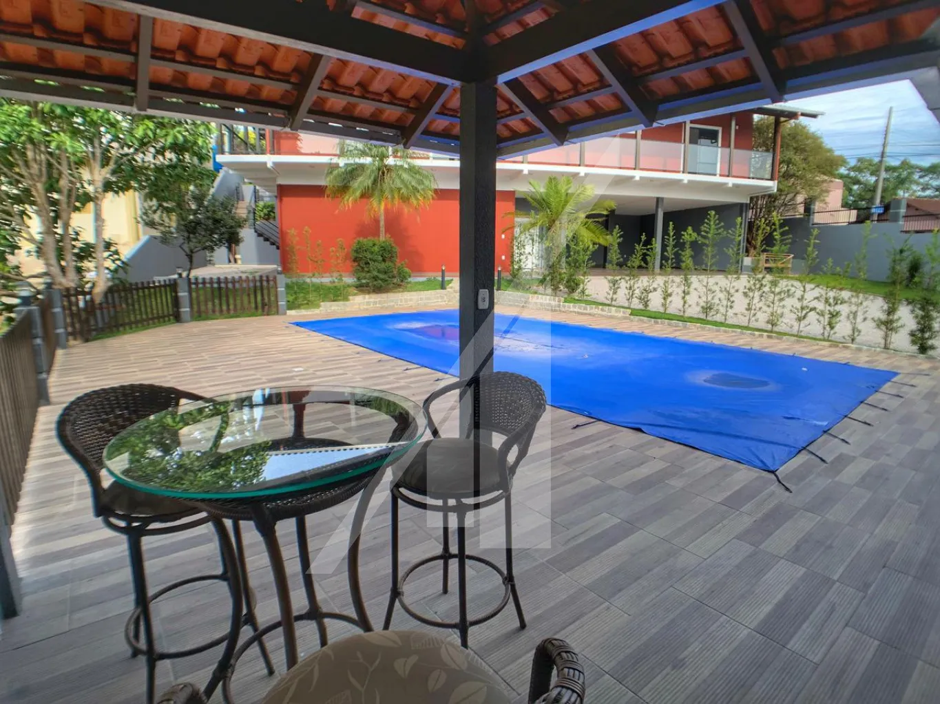 More numa residência prática e aconchegante! Muito bem construída no bairro Bela Vista, área de festas com churrasqueira e piscina adulto e infantil, são 3 dormitórios sendo 3 suítes. — foto 7