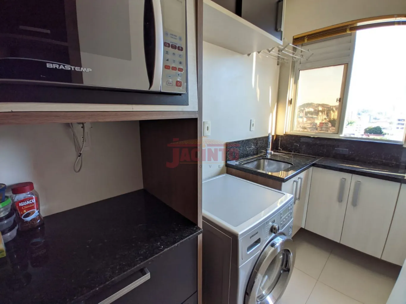 Loft no centro de Blumenau totalmente mobiliado, com um dormitório sendo suíte com closet e uma vaga de garagem. — foto 5