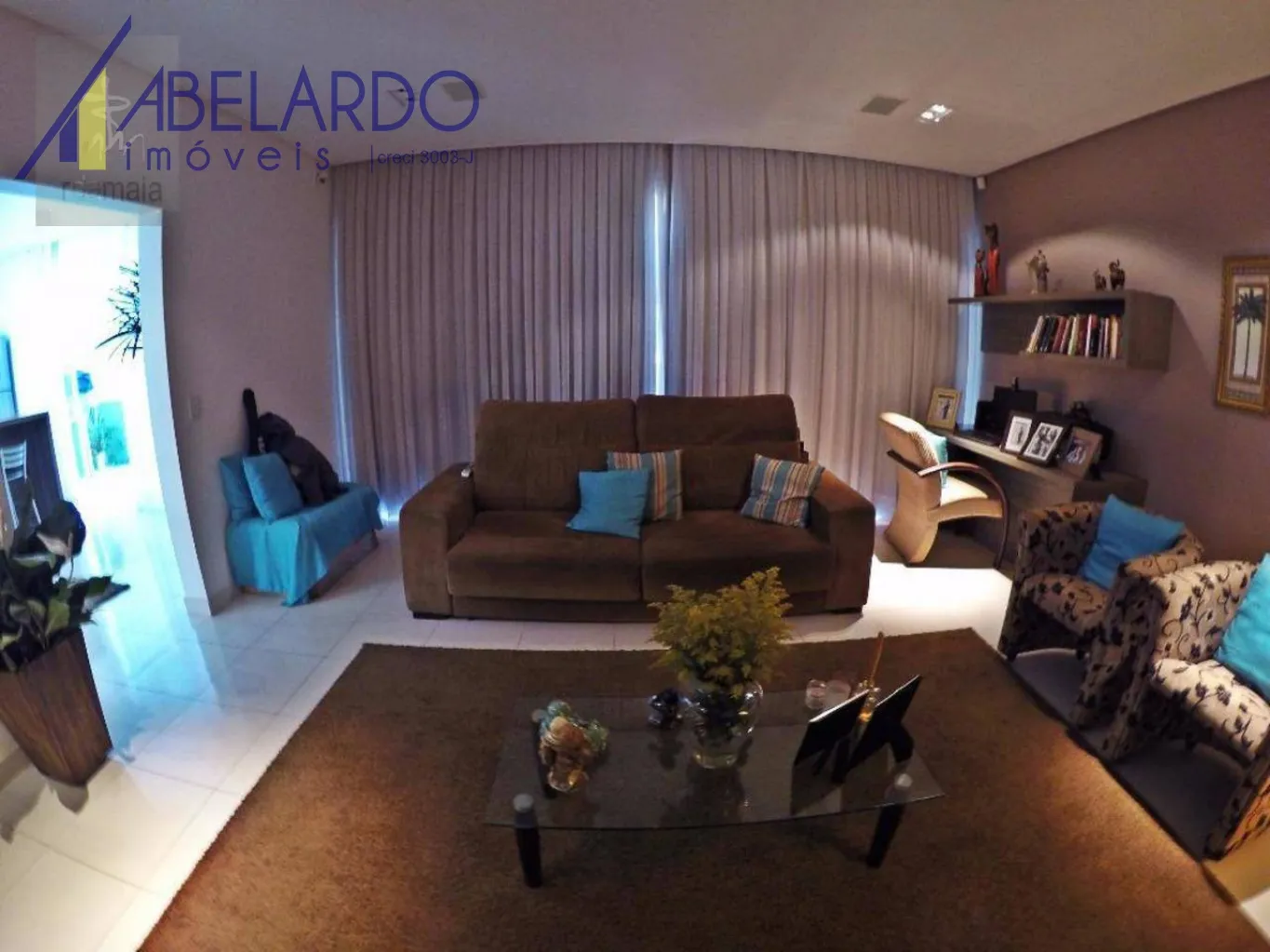 Hall de entrada, lavabo, varanda, sala de visita, sala de jantar, sala de TV, escritório, 3 dormitórios, sendo uma suíte — foto 2