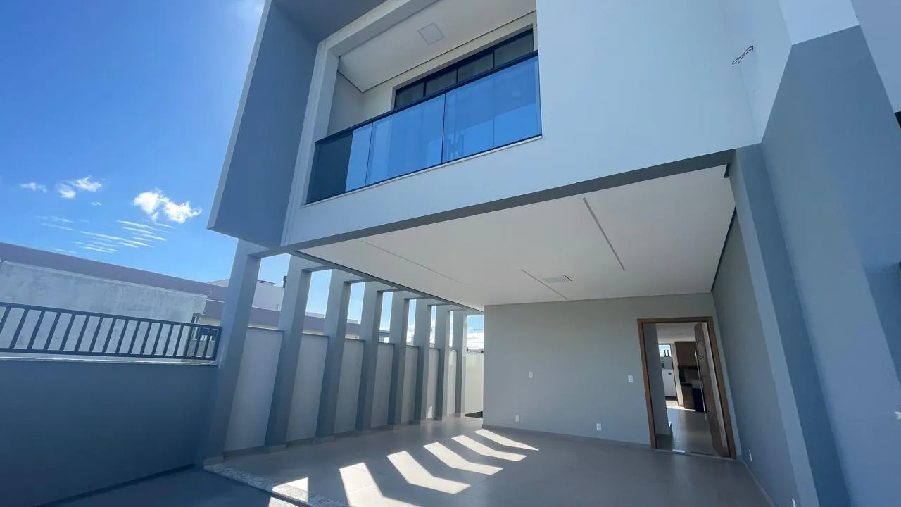 Casa à venda com 3 quartos, sendo 1 suíte, 2 vagas, 160m² na região do bairro Sertão do Maruim, próximo à Rua Vereador Arthur Manoel Mariano, São José