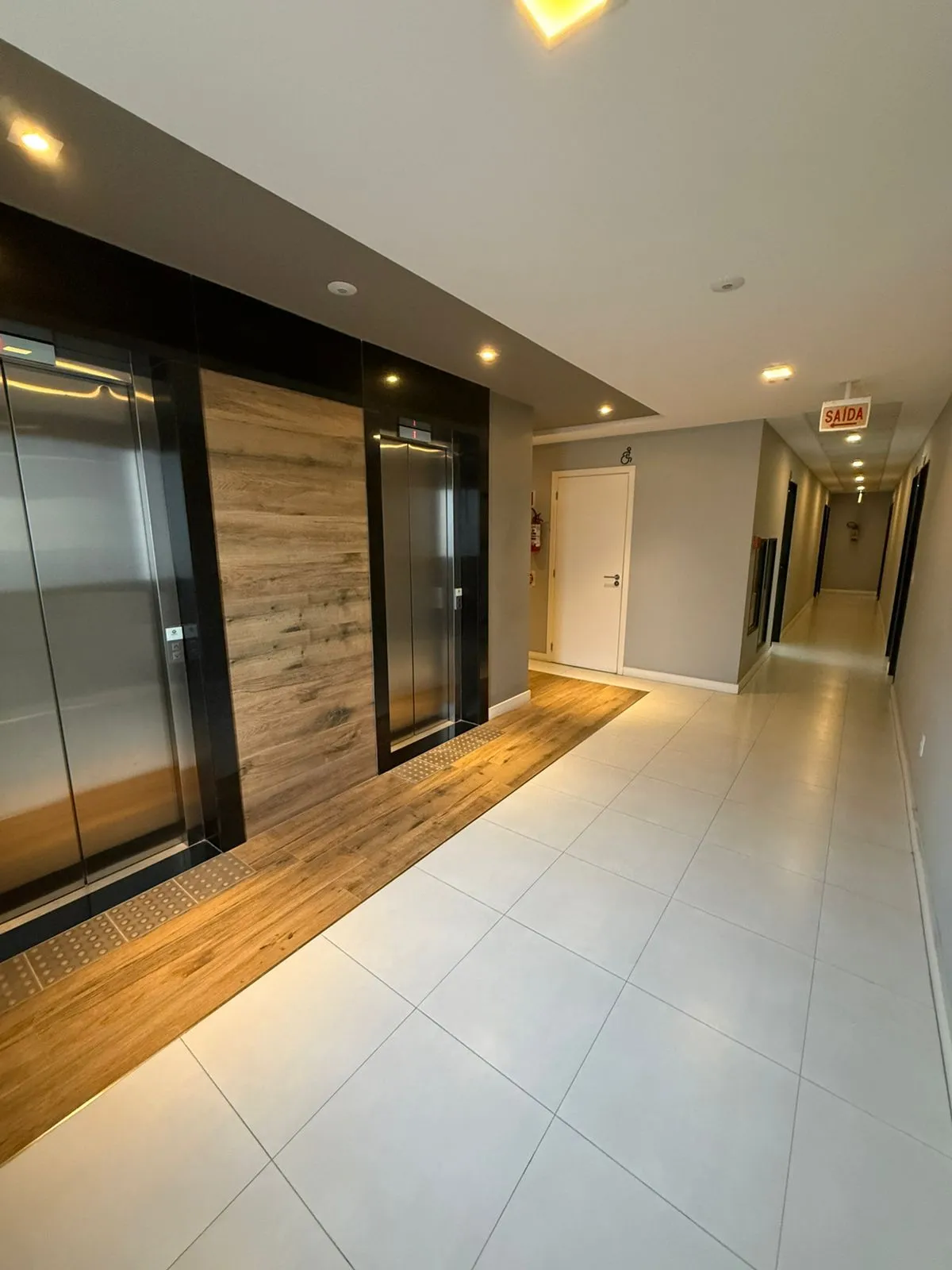 Sala/Escritório à venda, 27m² na Rua Irmãos Vieira no Campinas, São José