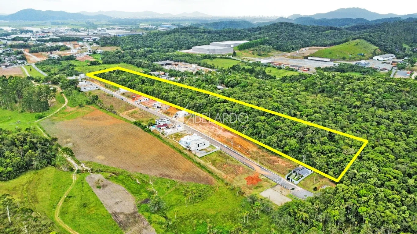 TERRENO SEMIPLANO COM ÁREA DE 44.553M, FAZENDO FRENTE EM 70 METROS - IDEAL PARA CONSTRUIR CONDOMÍNIO FECHADO, GALPÕES OU LOTEAMENTO - CIDADE DE ITAJAÍ — foto 3